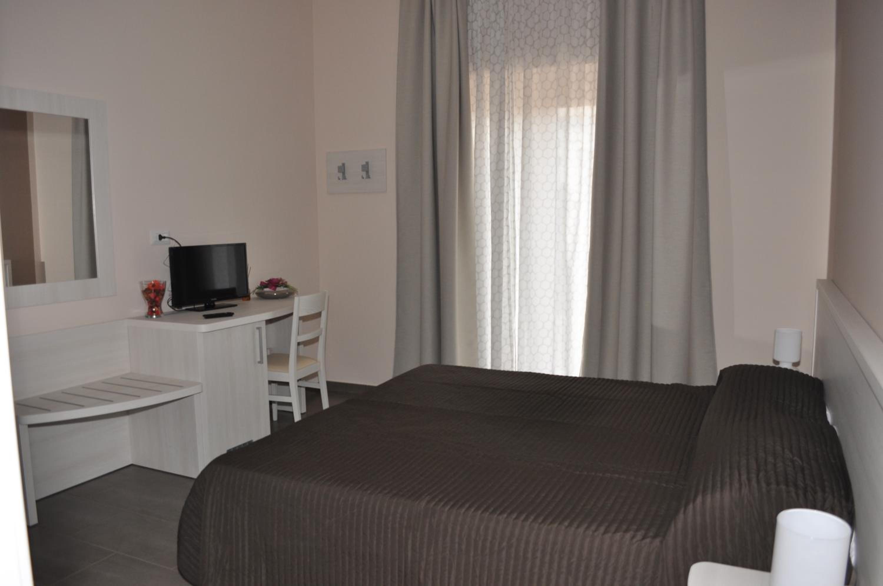 Double or Twin Room with Shower photo 3