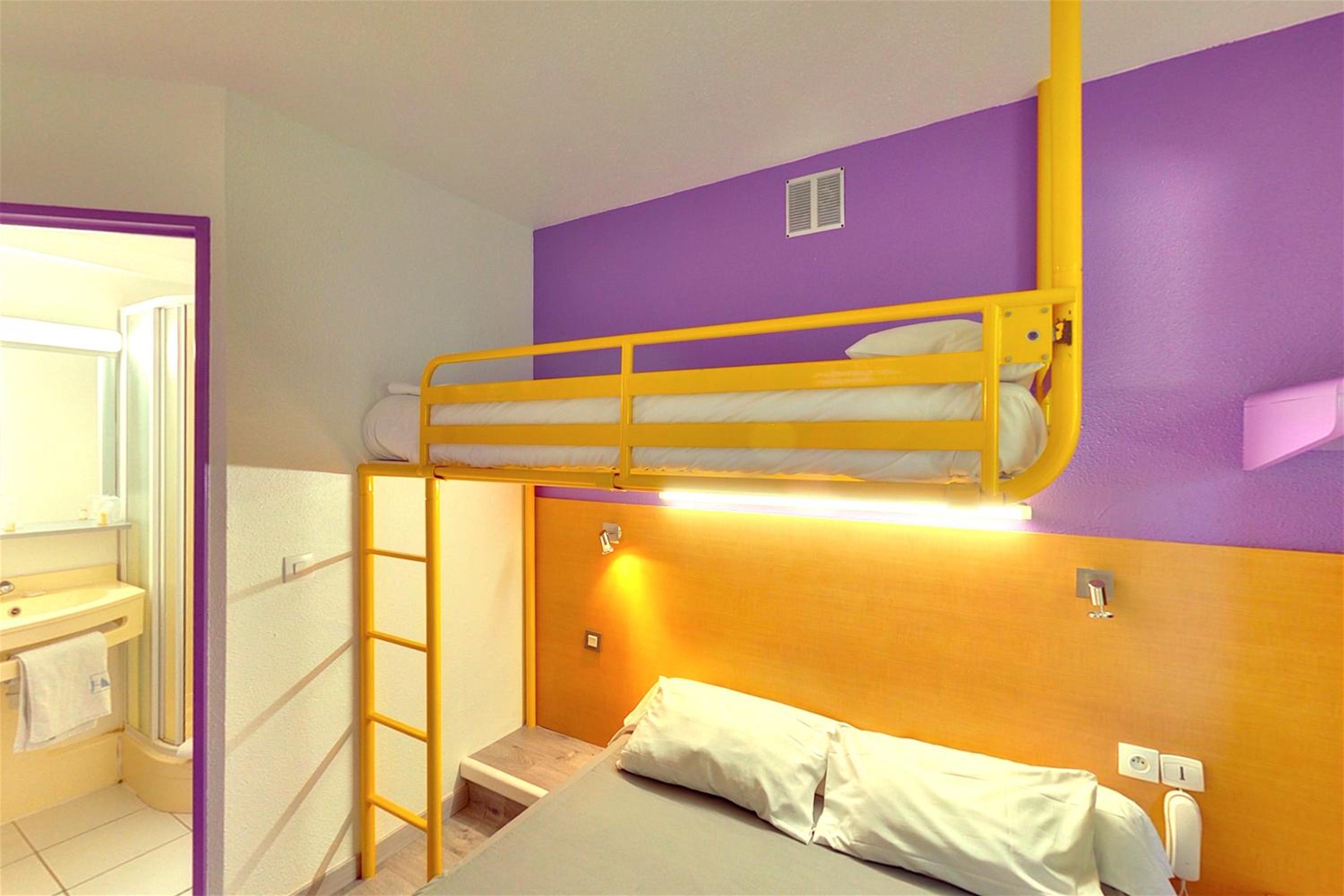 Standard Triple Room (2 Adults + 1 Child) photo 1