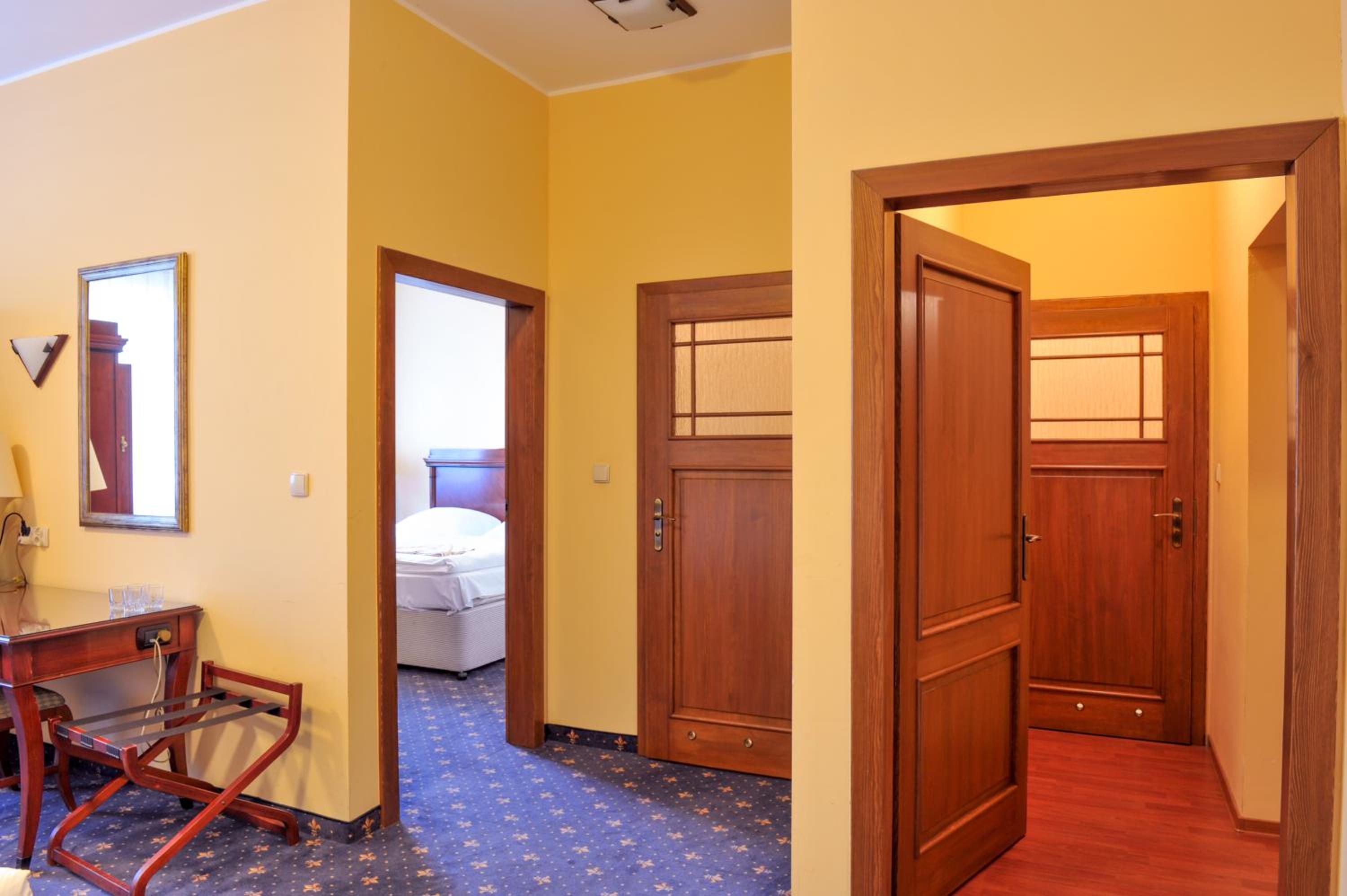 Apartment - Photo 1