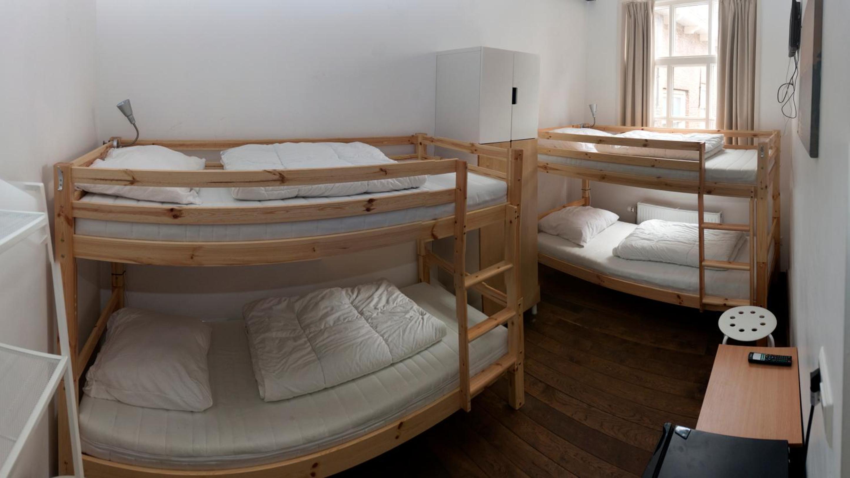 Bed in 6-Bed Dormitory Room photo 1