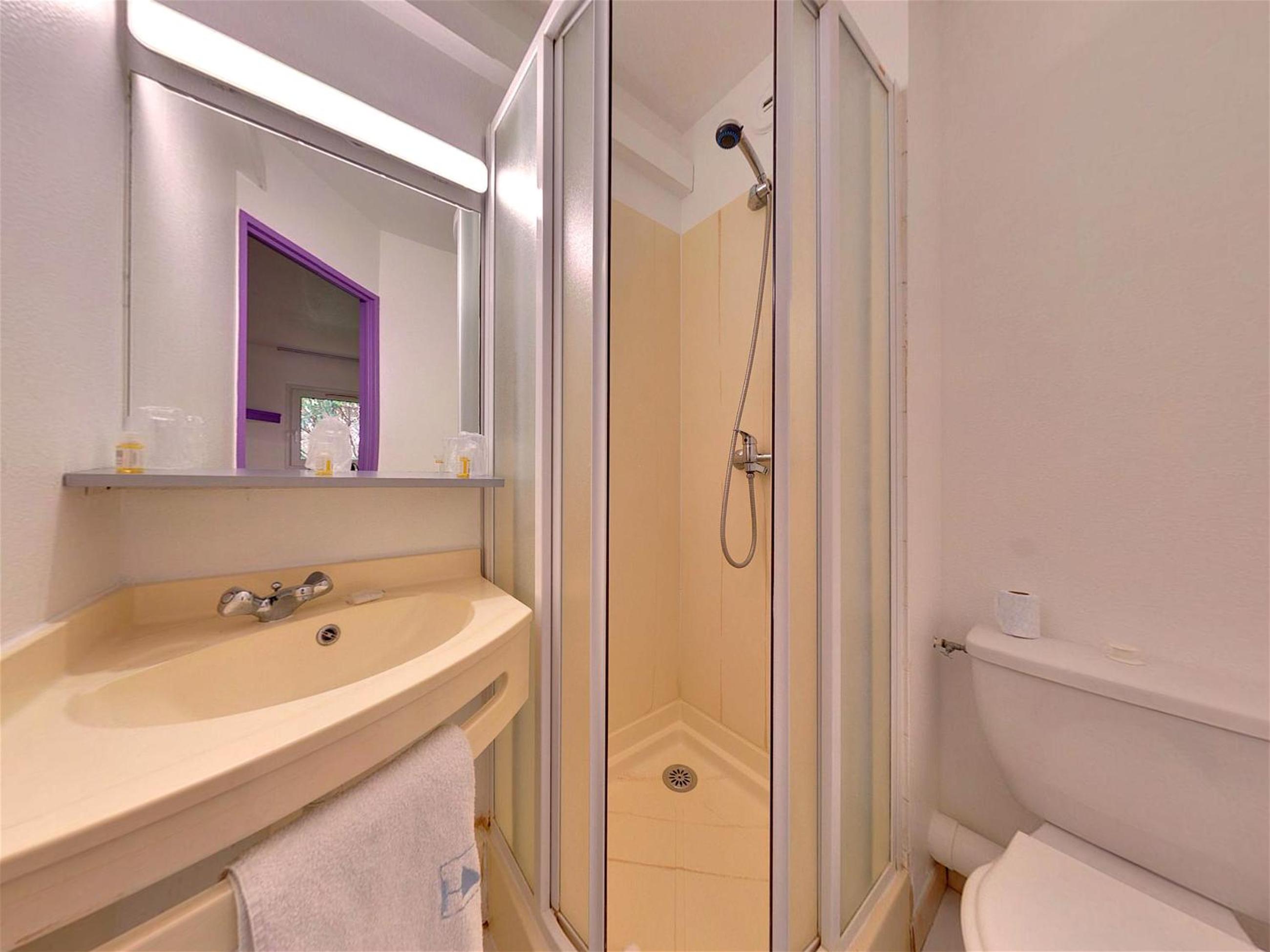 Standard Triple Room (2 Adults + 1 Child) photo 2