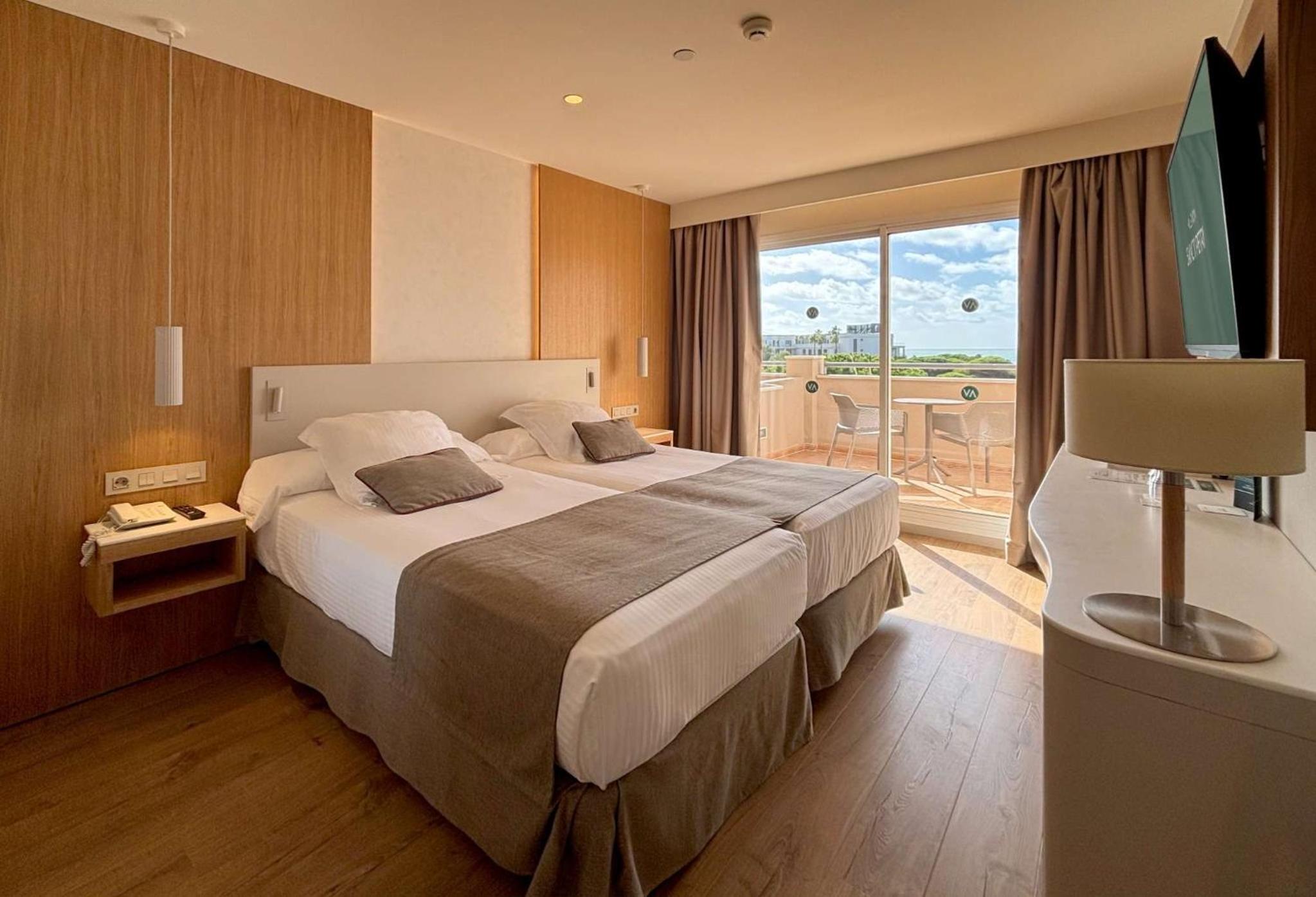 Premium Double or Twin Room with Partial Sea View
