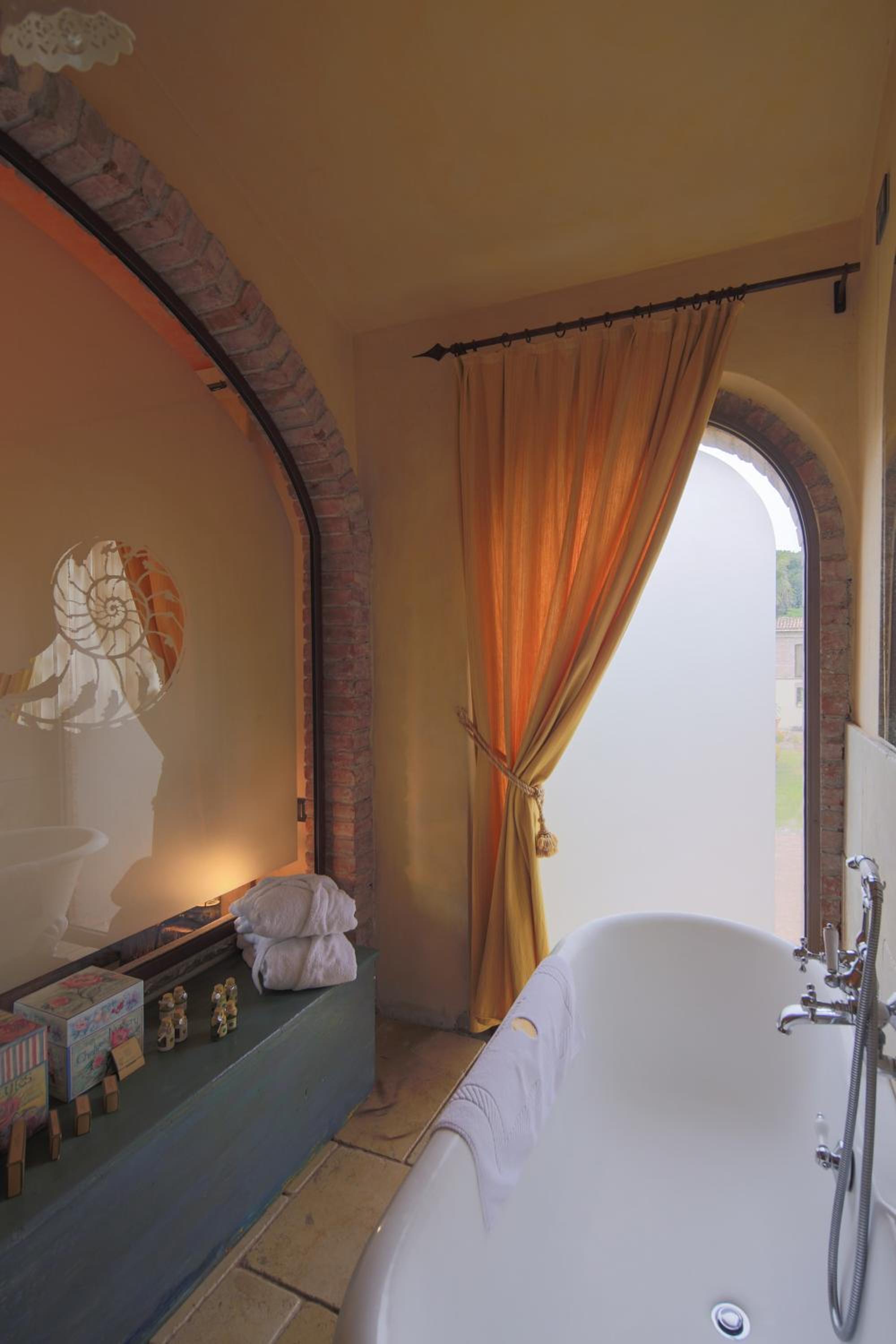 Deluxe Suite photo 3