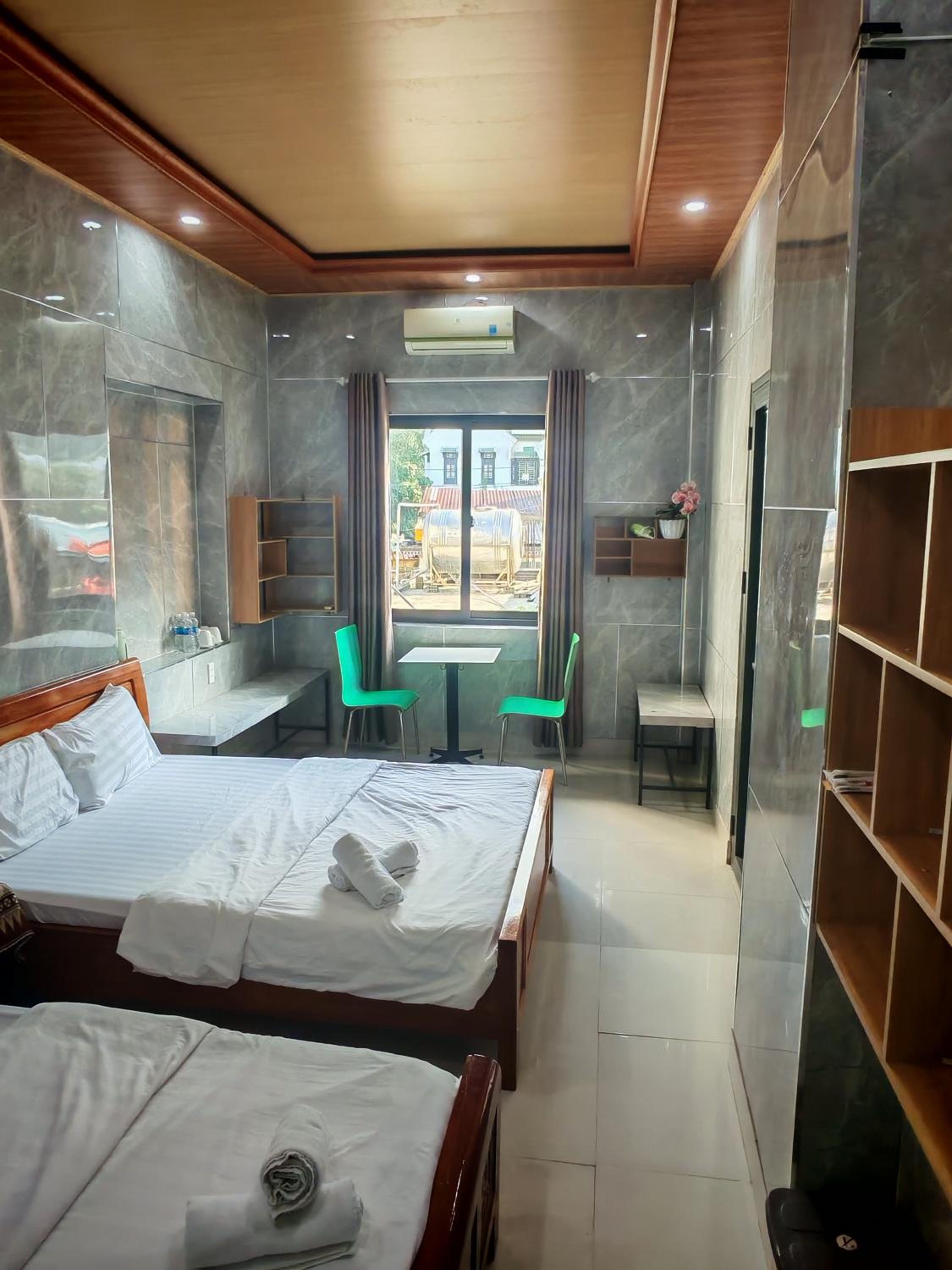 King Room with Two King Beds photo 1