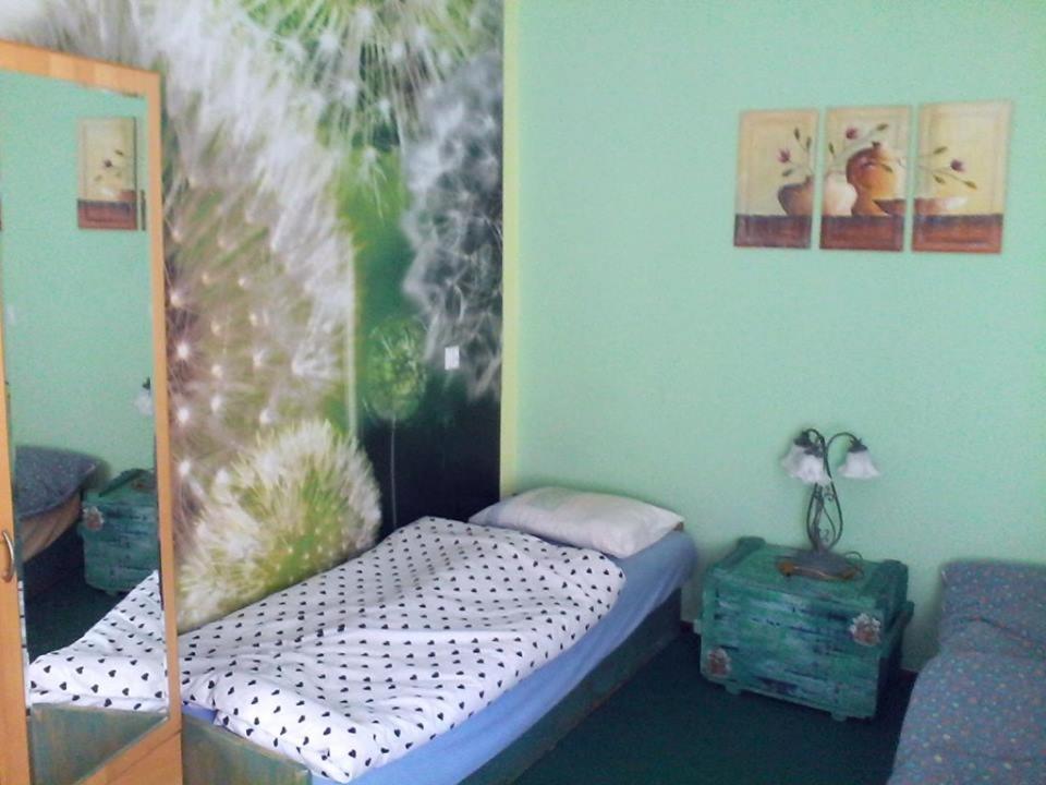 Small Double Room - Photo 3