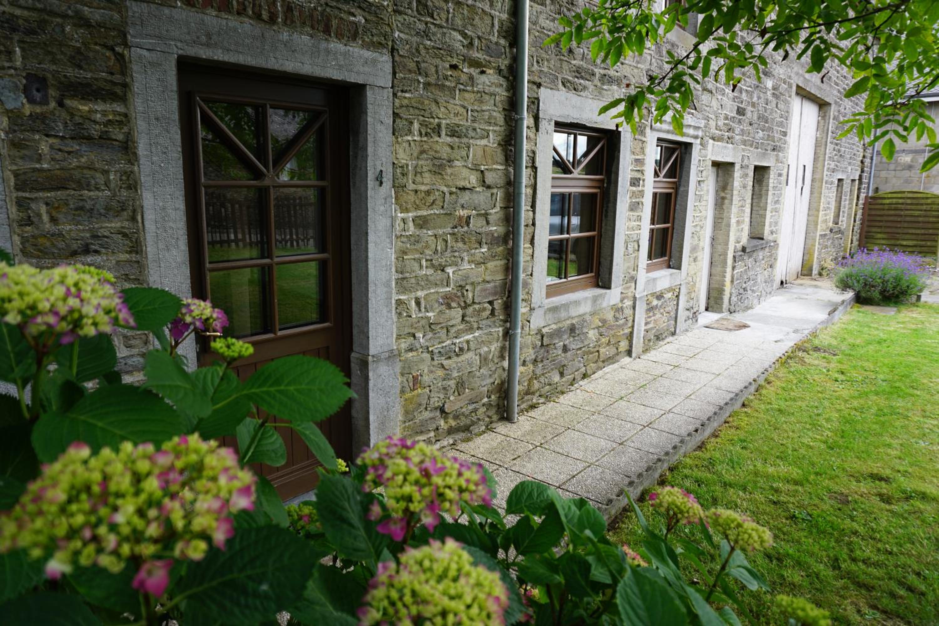 Seven-Bedroom House photo 1