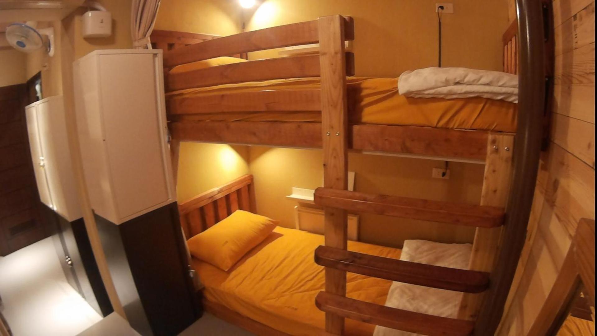 Bed in 6-Bed Mixed Dormitory Room photo 3