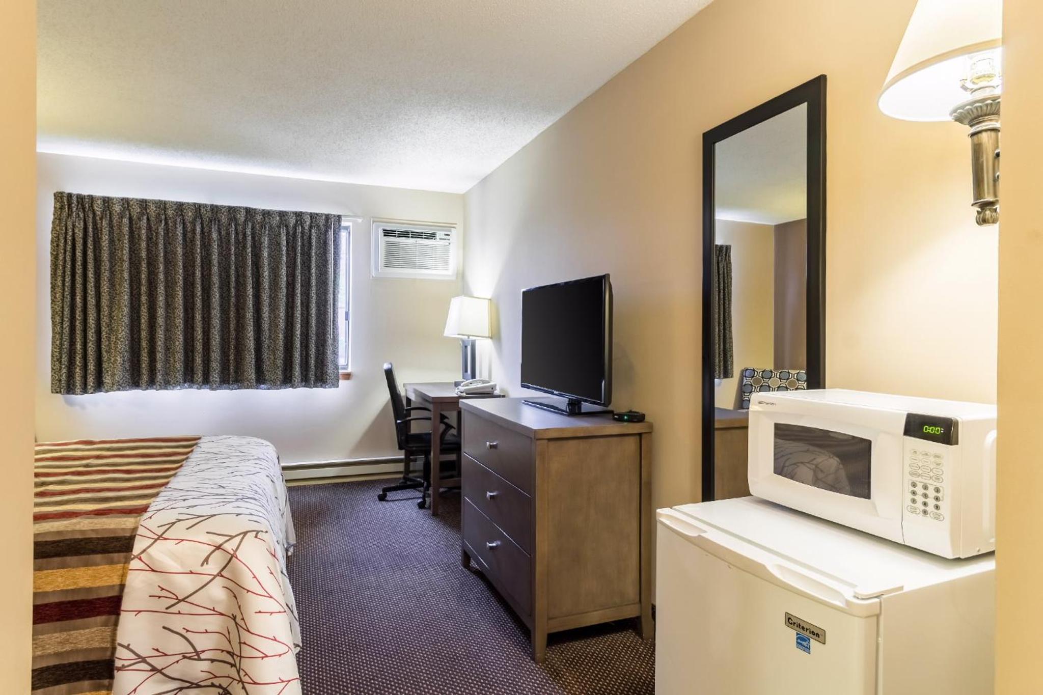 King Room - Non-Smoking - Photo 1