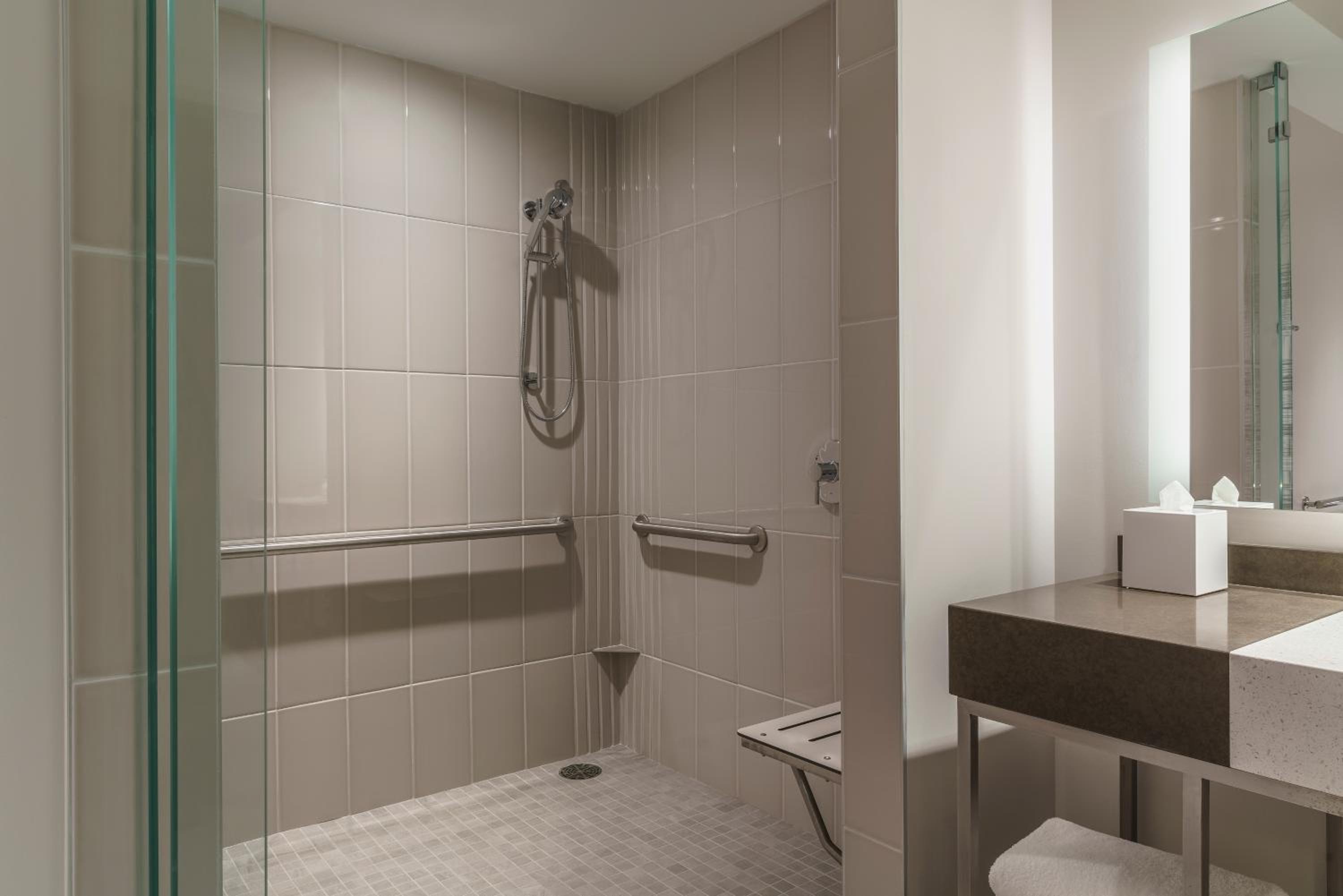 Queen Room with Two Queen Beds with Accessible Tub - Disability Access photo 2