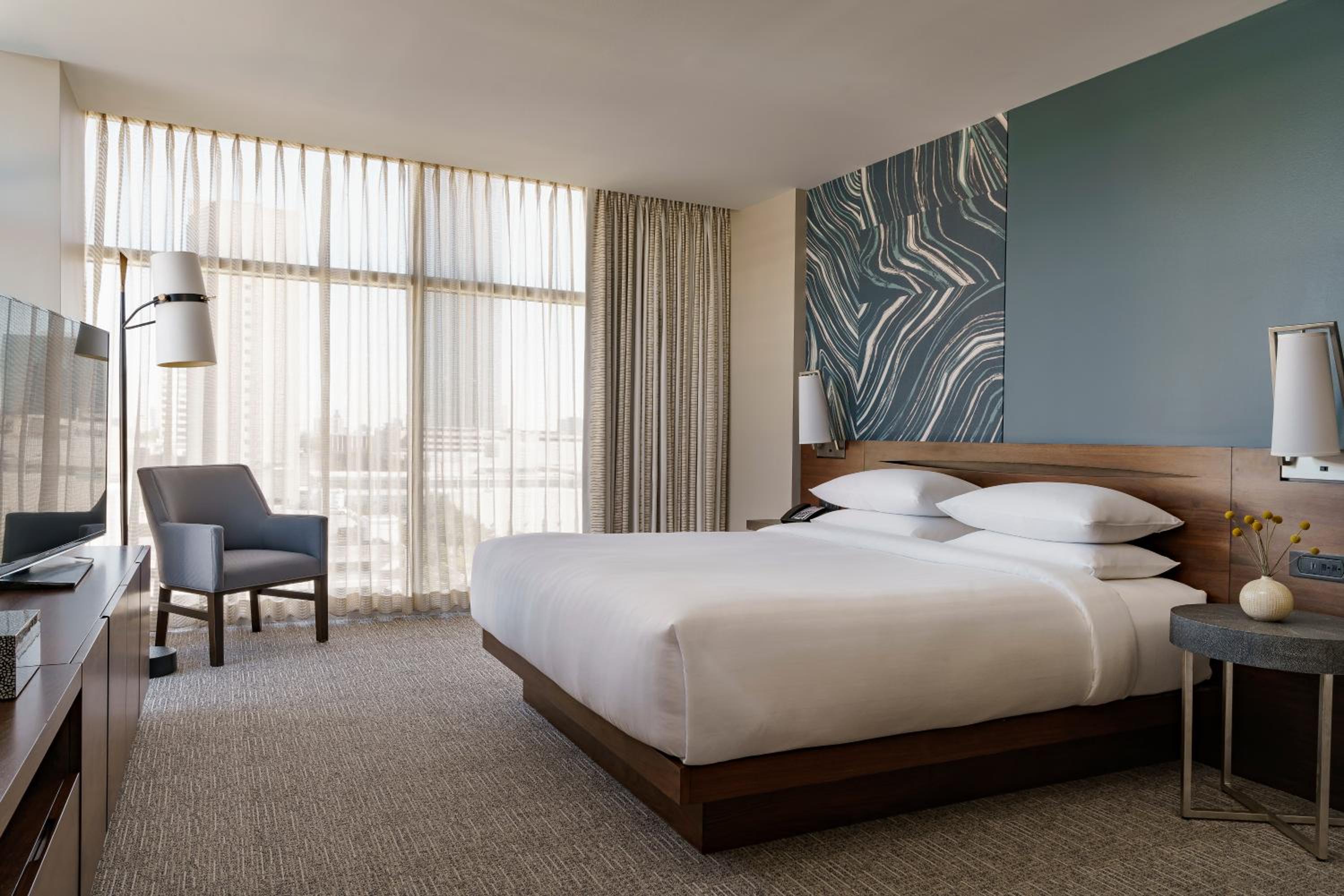 Queen Room with Two Queen Beds photo 3
