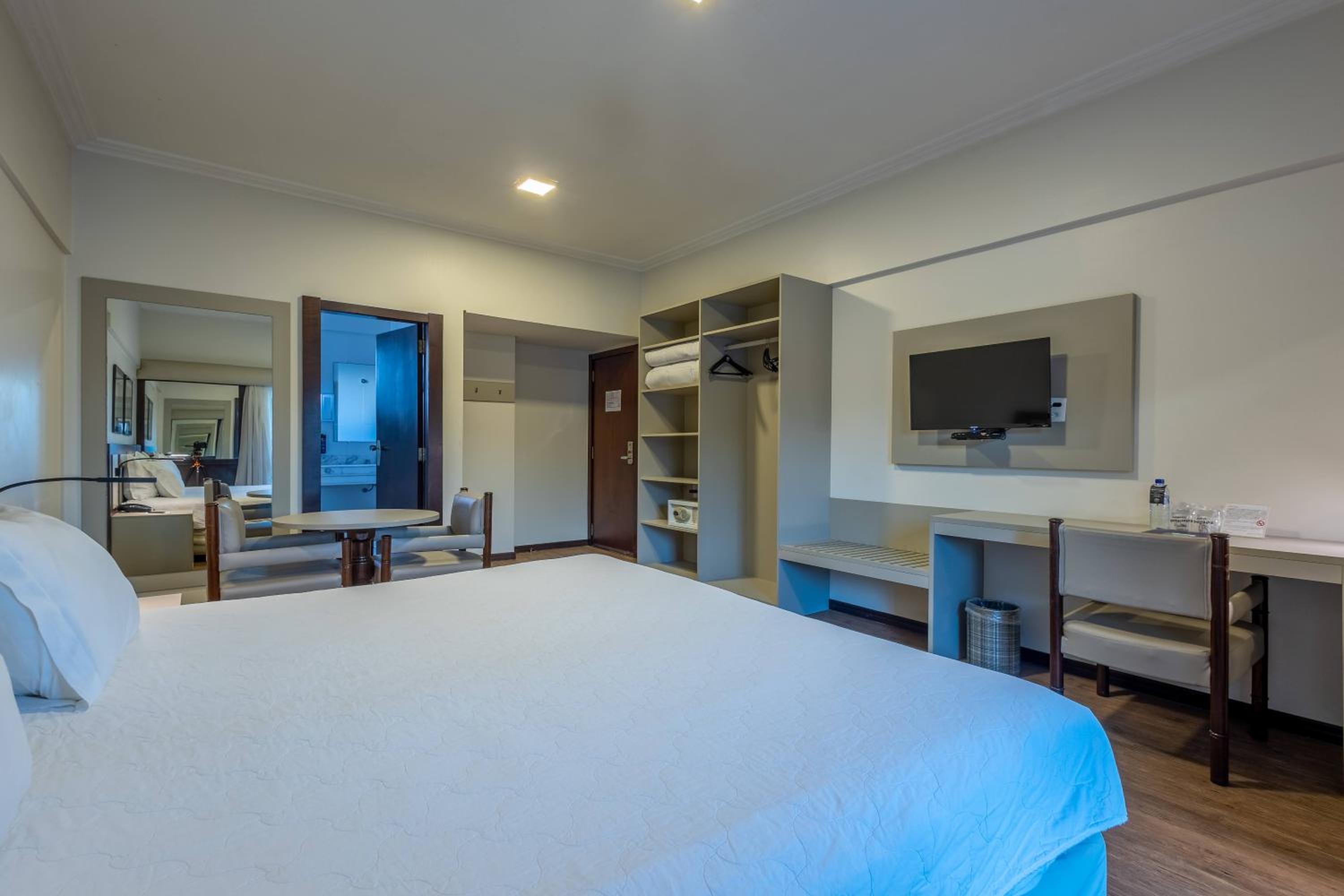Double Room with Spa Bath - Photo 1