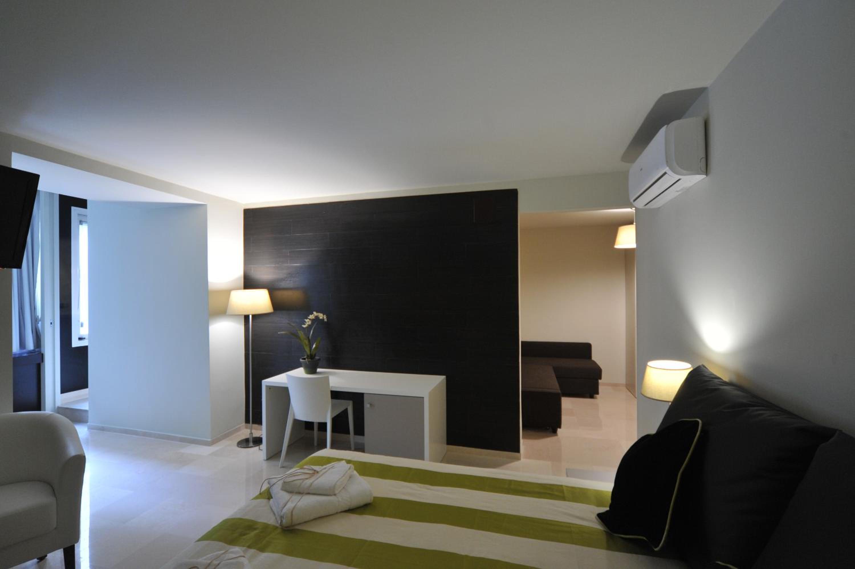 Suite - Photo 5