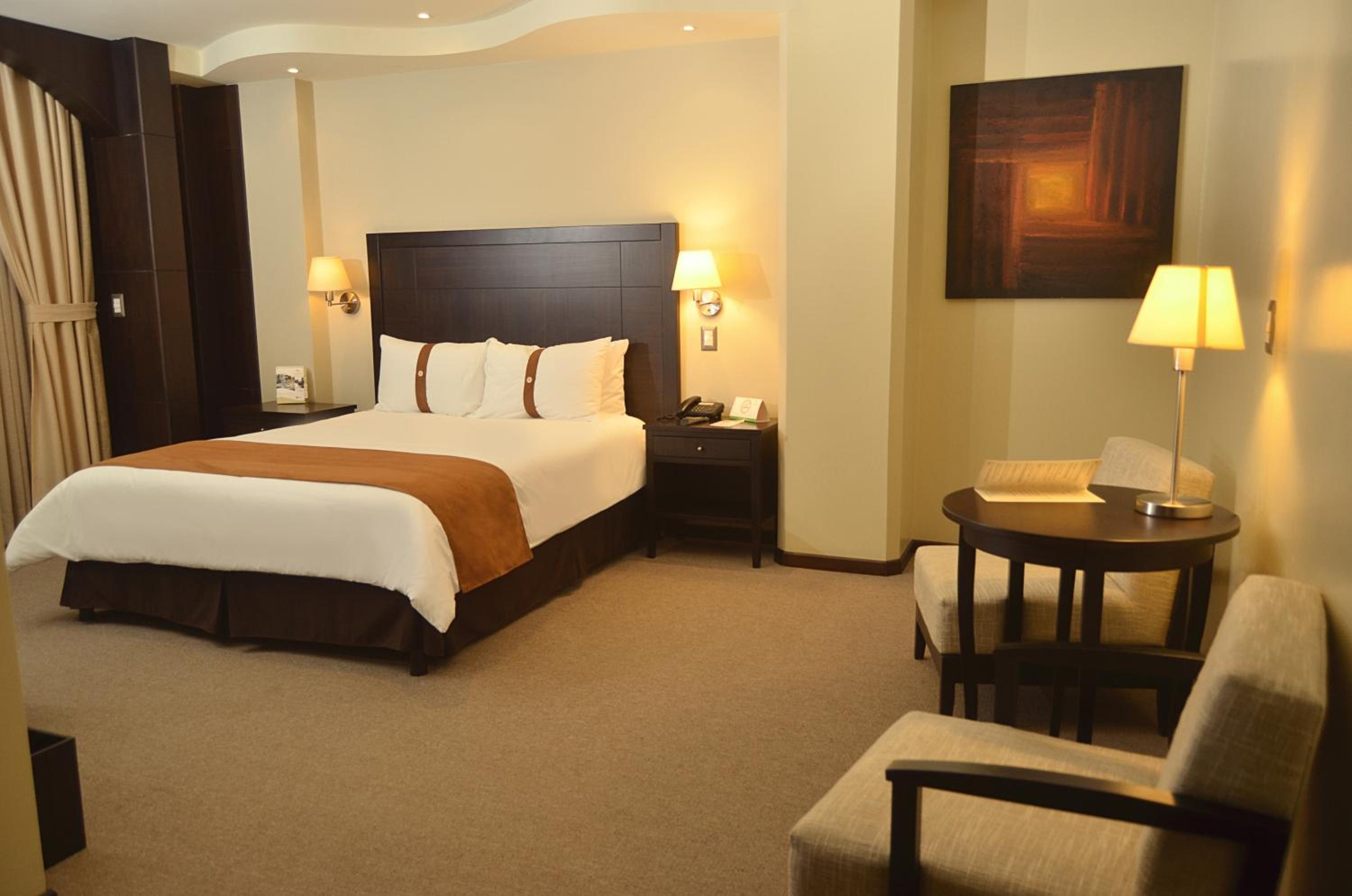 King Suite with Balcony photo 3