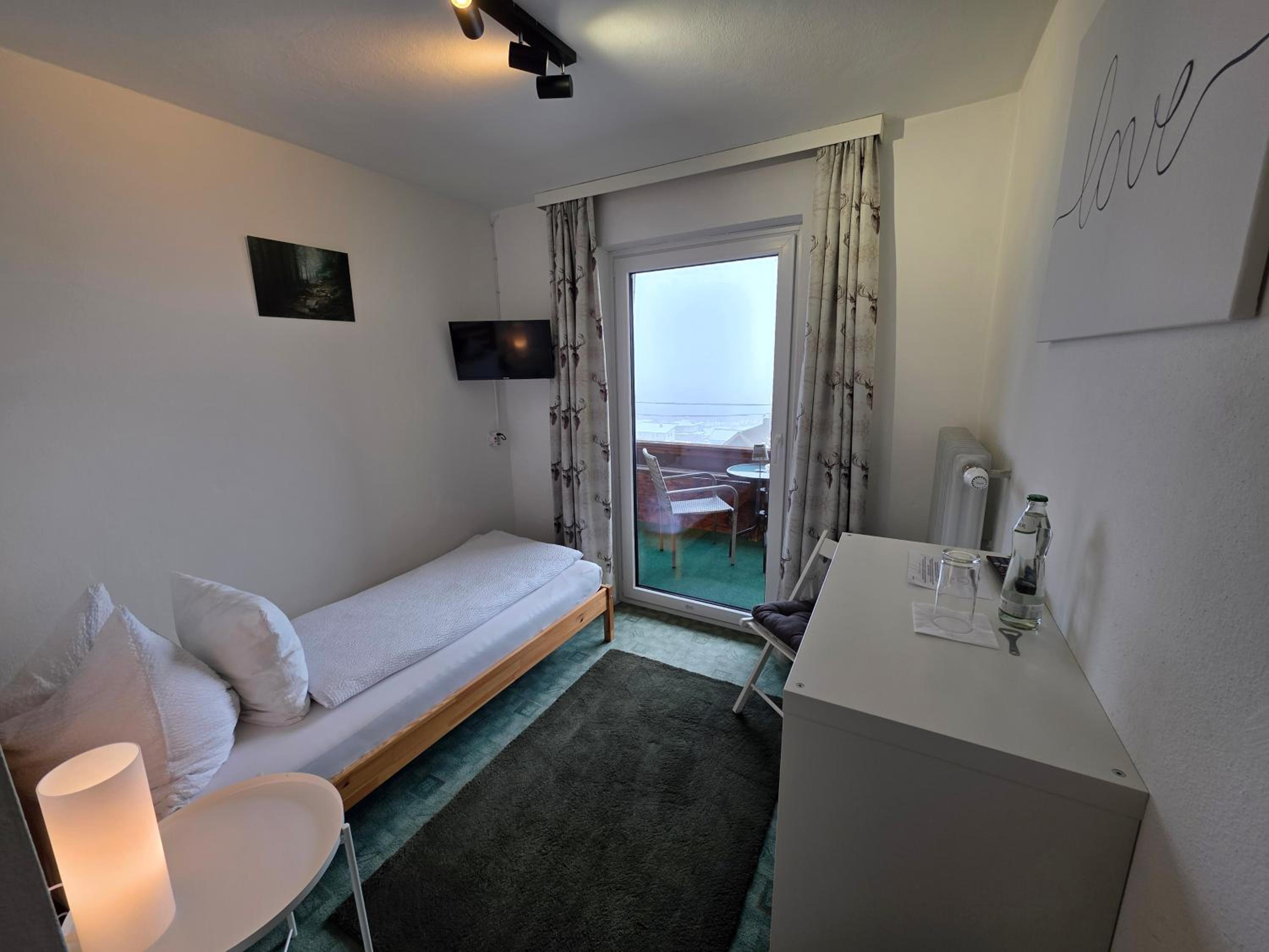 Single Room with Balcony photo 1
