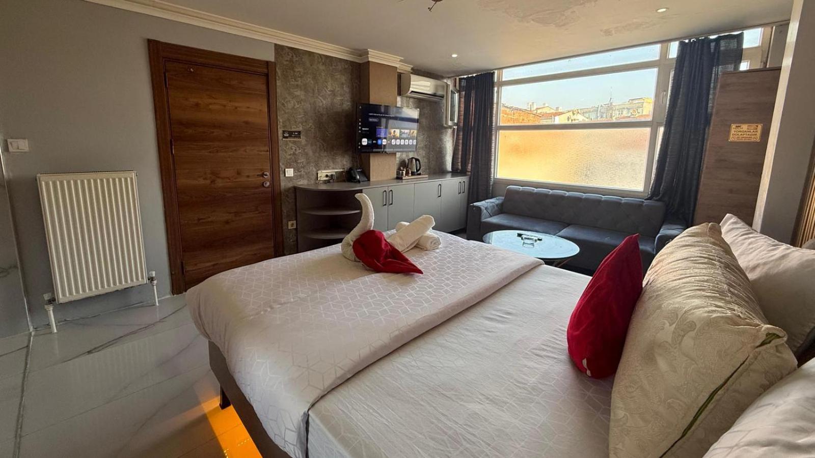 Deluxe King Room photo 3