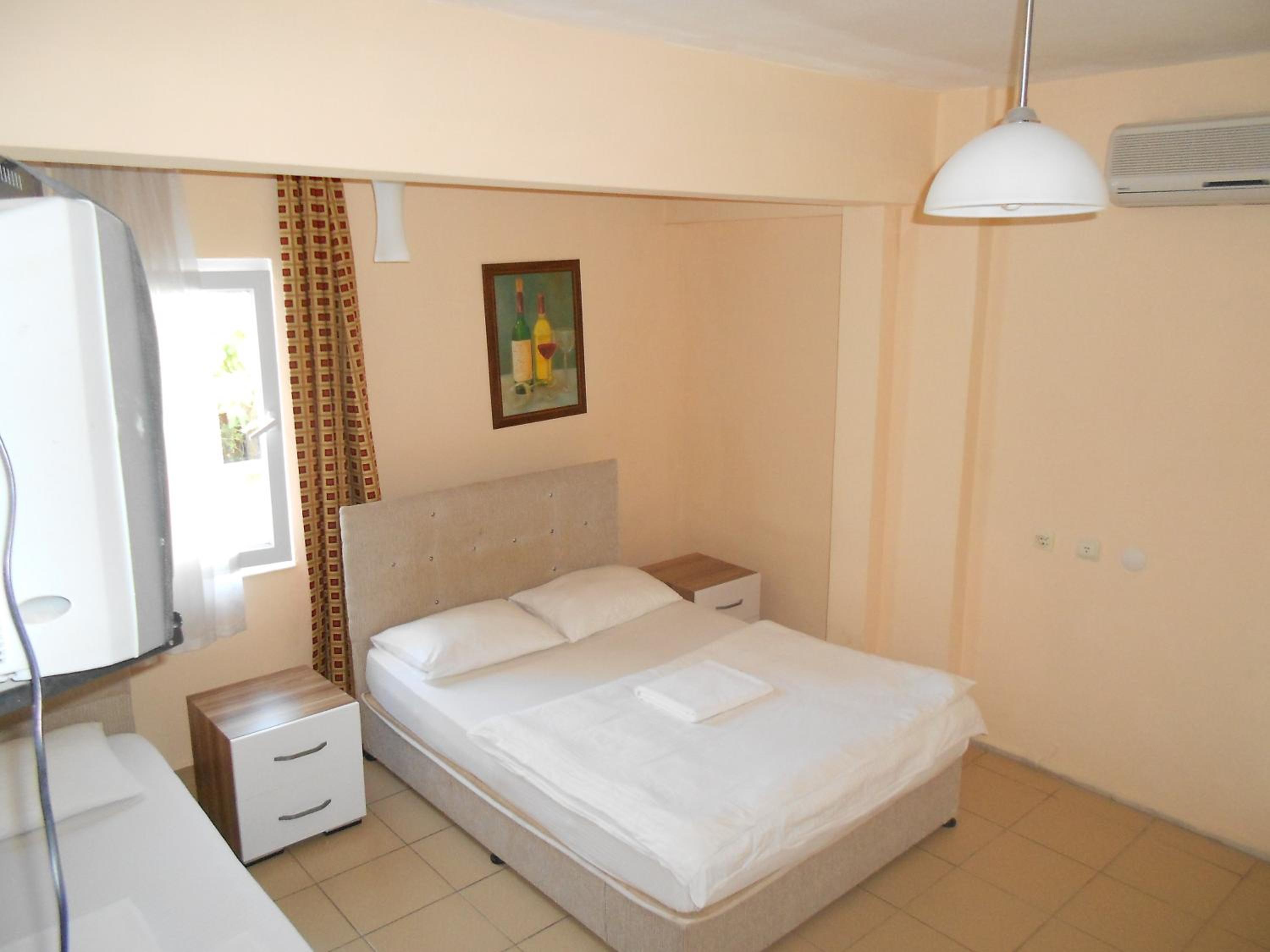 Triple Room with Bathroom photo 1