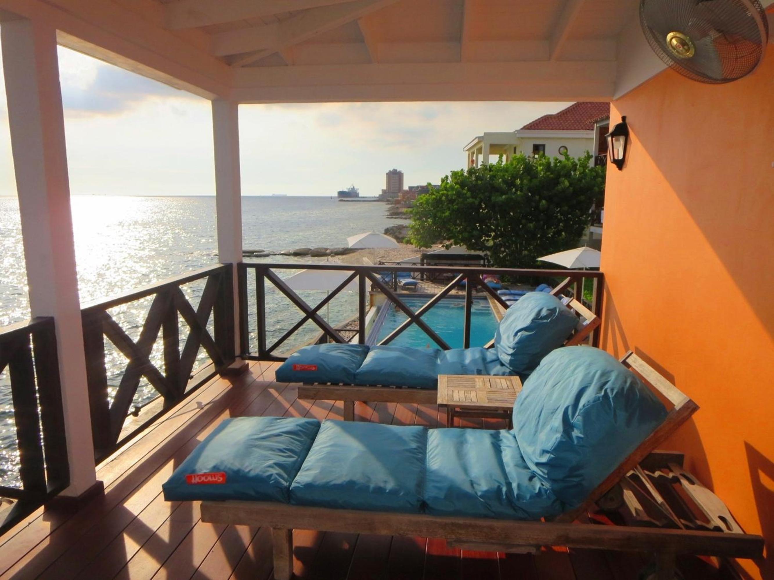 Balcony & Terrace