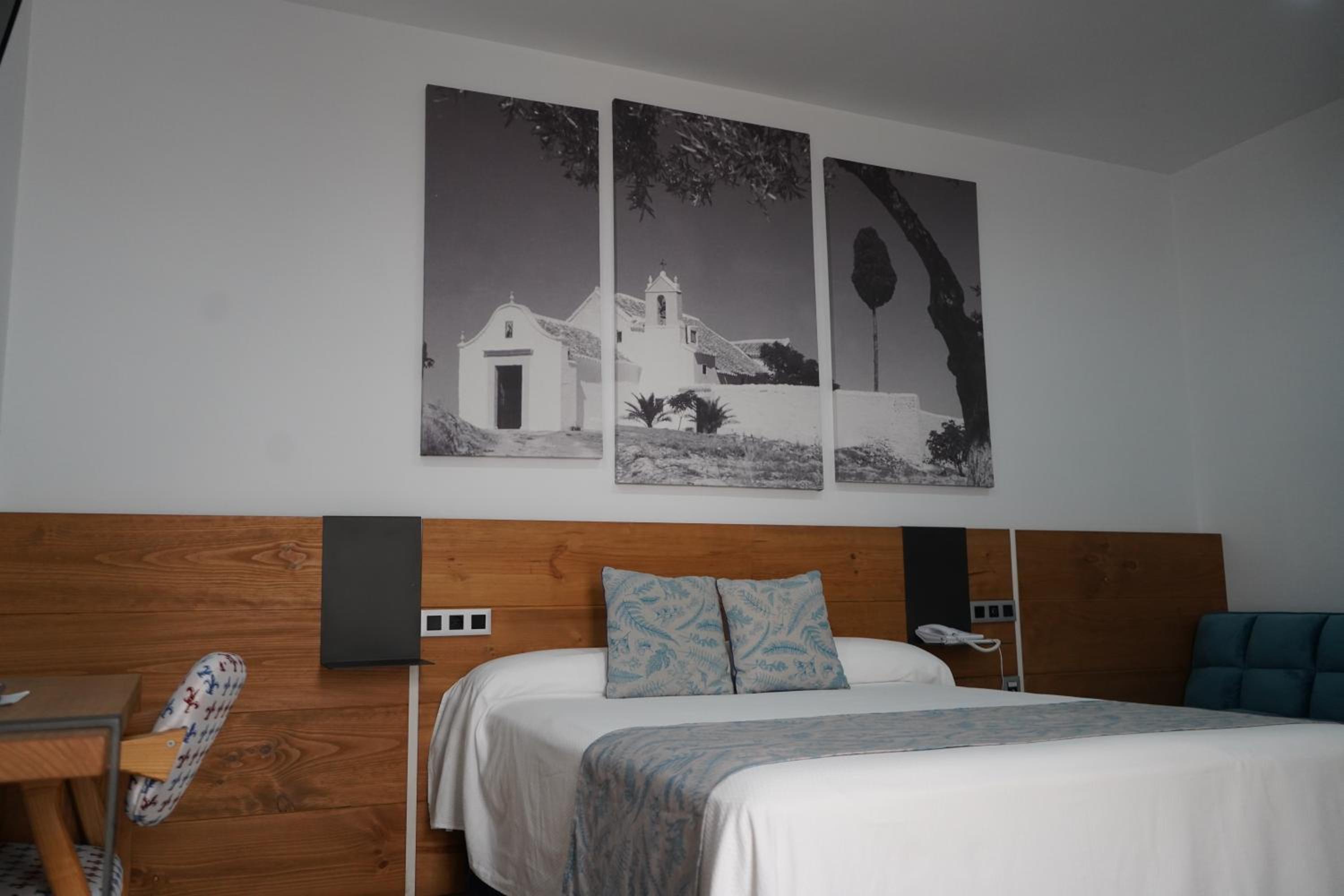 Double Room - Photo 2