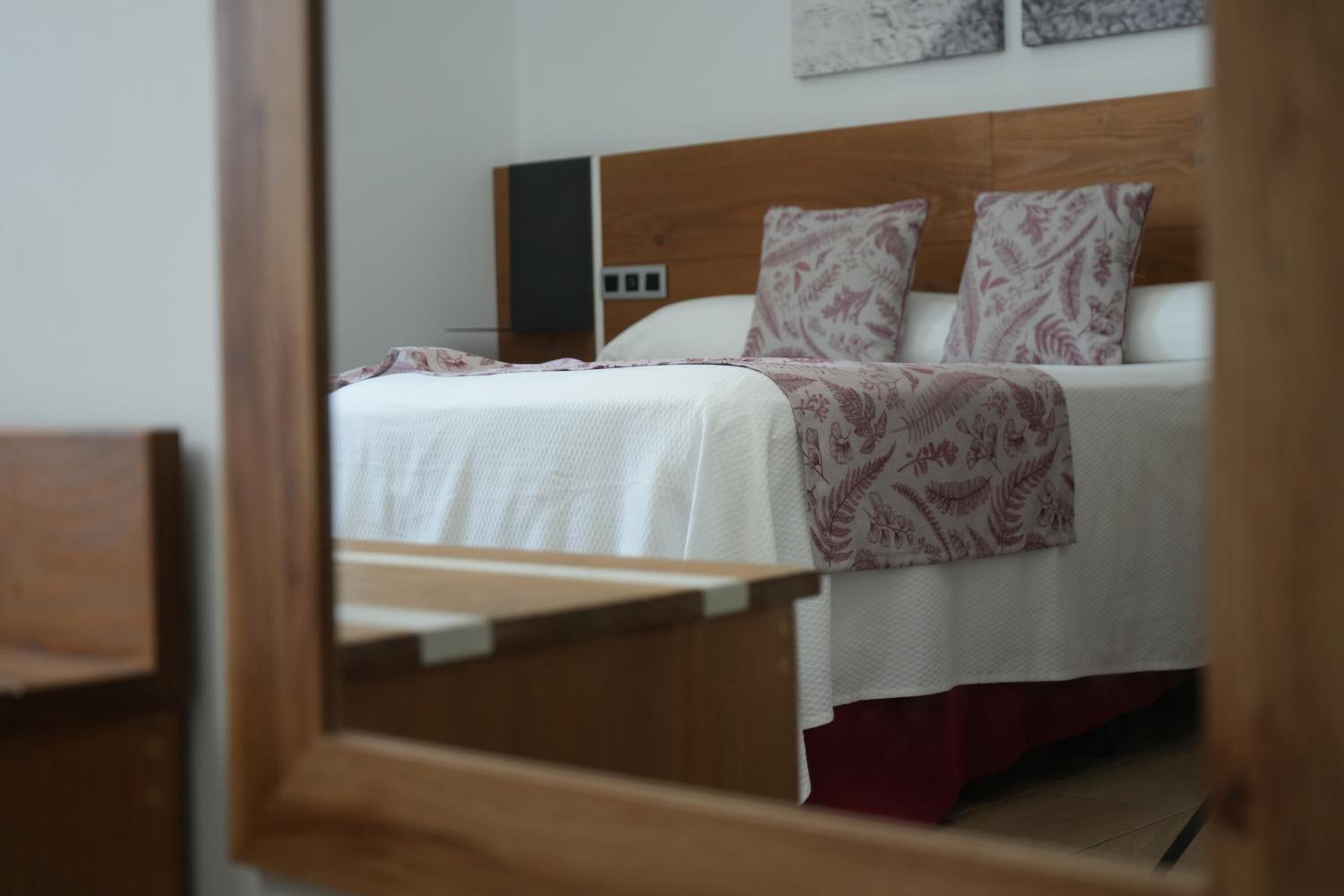 Double Room - Photo 5
