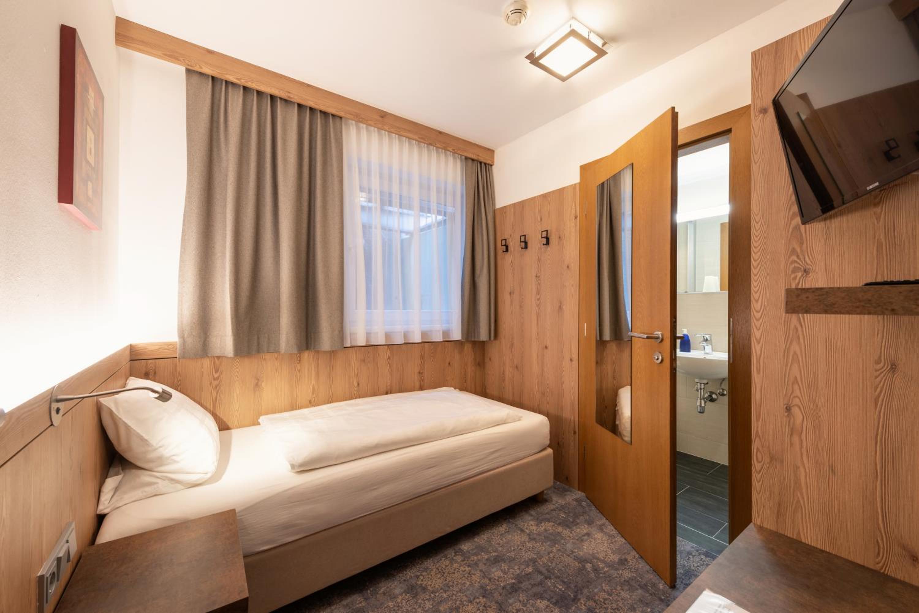 Single Room photo 1