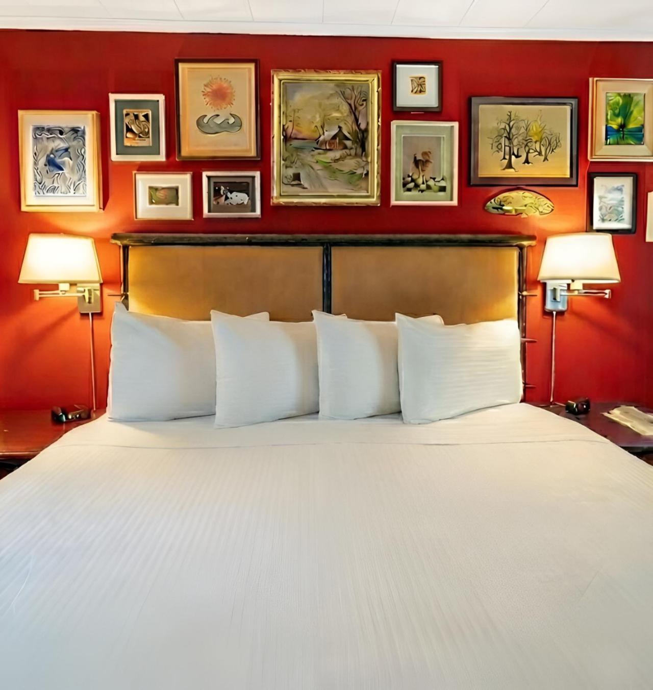 Deluxe King Room photo 1