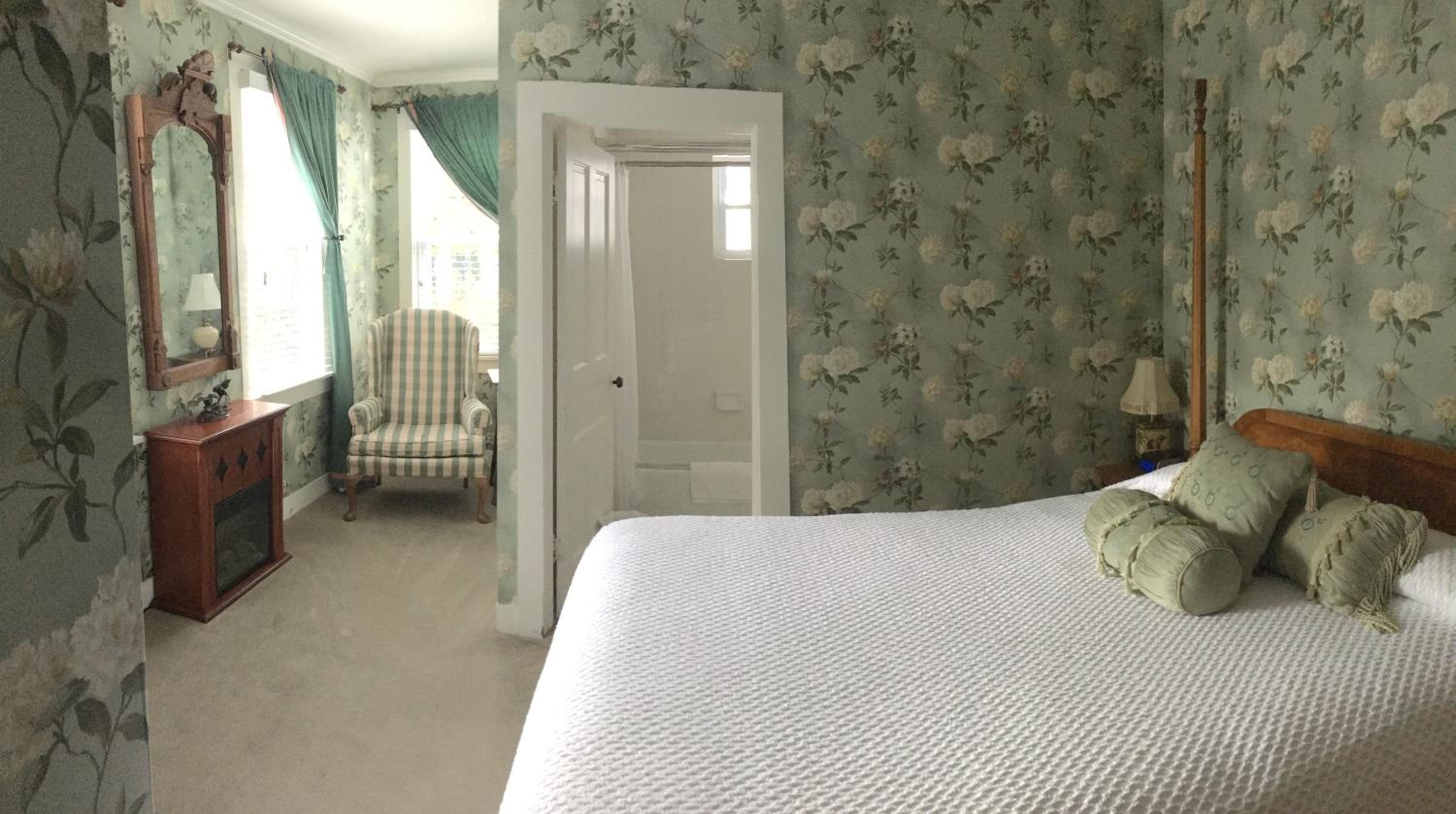 Deluxe Queen Room photo 3