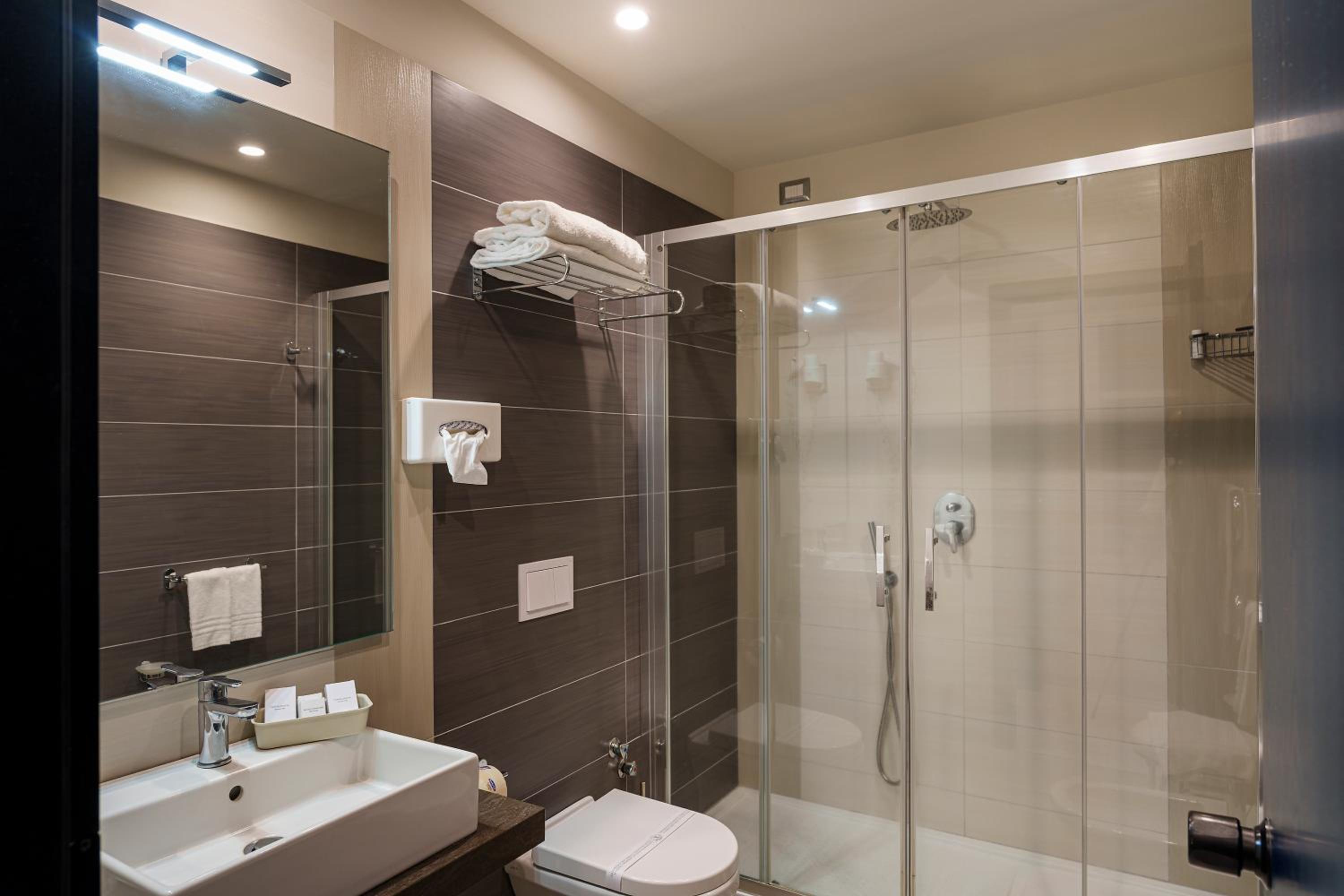 Deluxe Double or Twin Room with Sea View