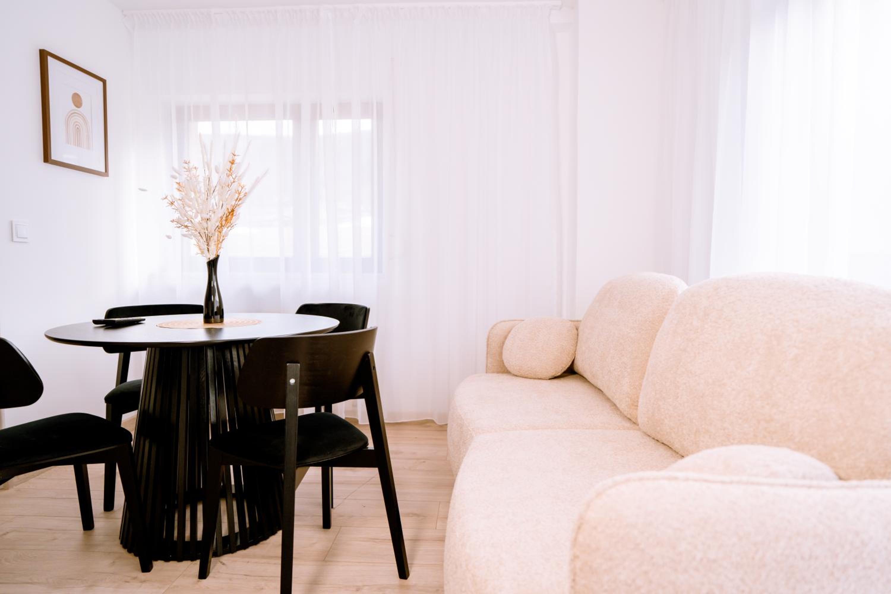 One-Bedroom Apartment with Terrace photo 1