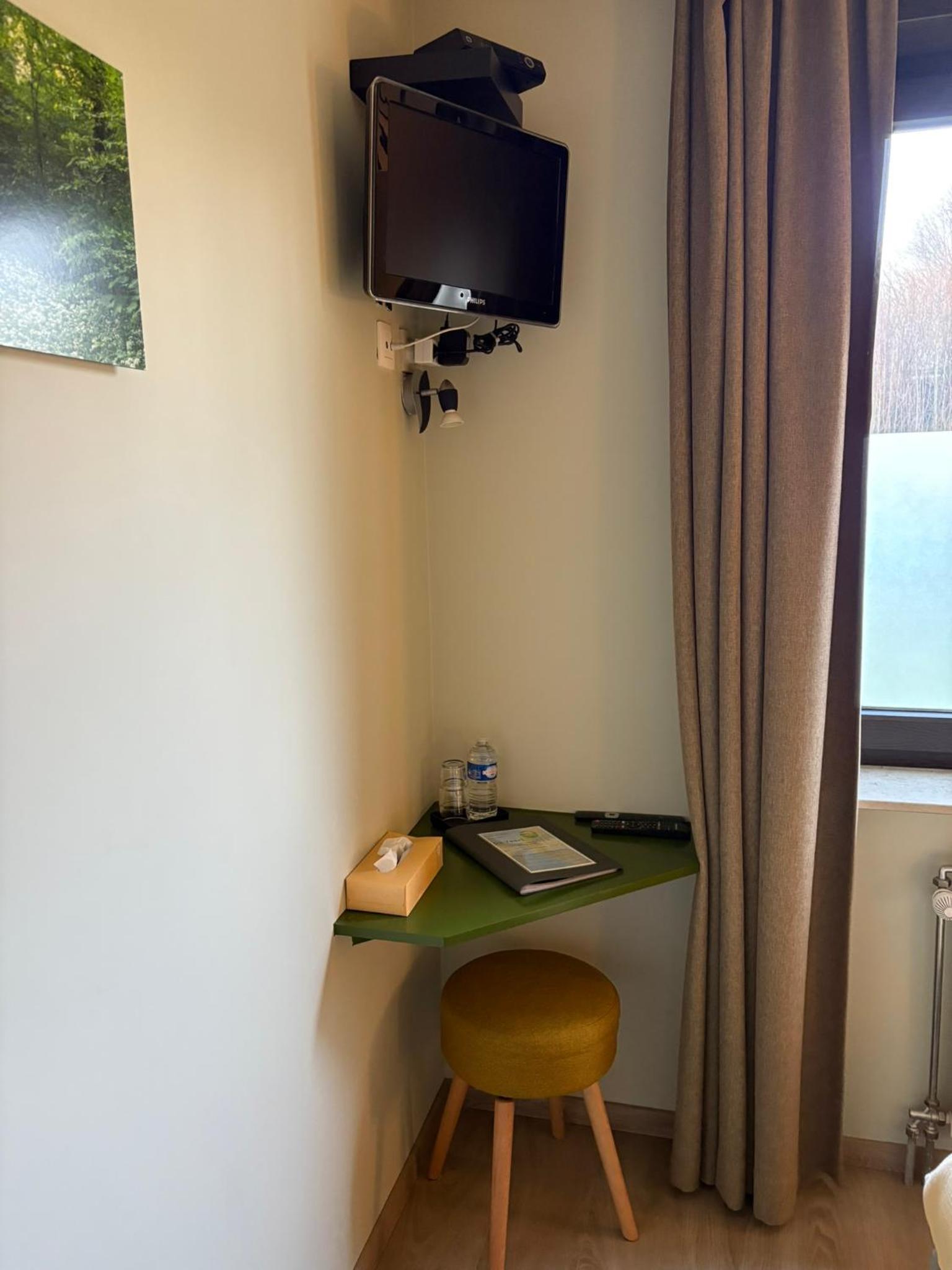 Deluxe Room - Photo 6