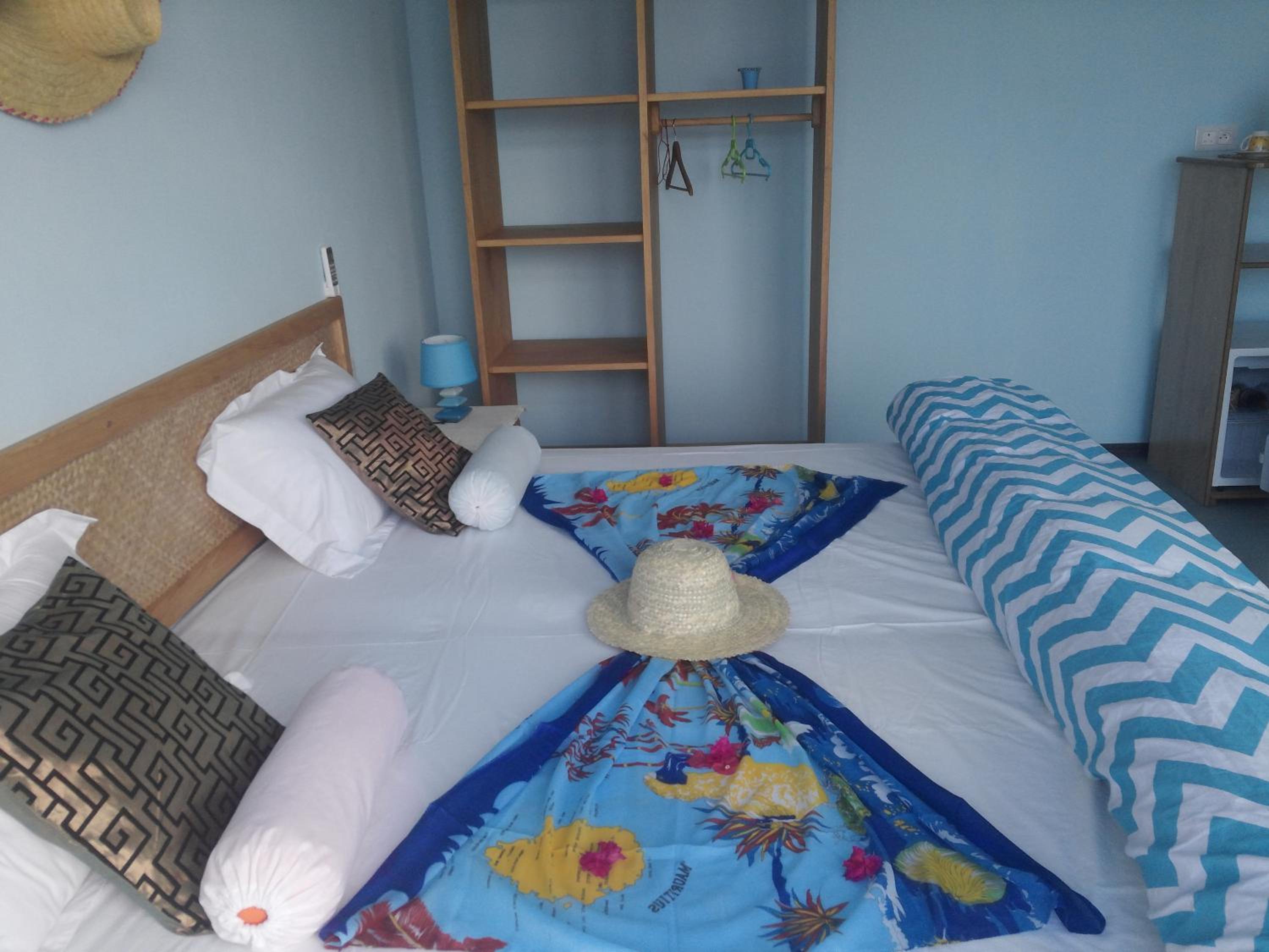 Double Room with Balcony and Sea View - Photo 1