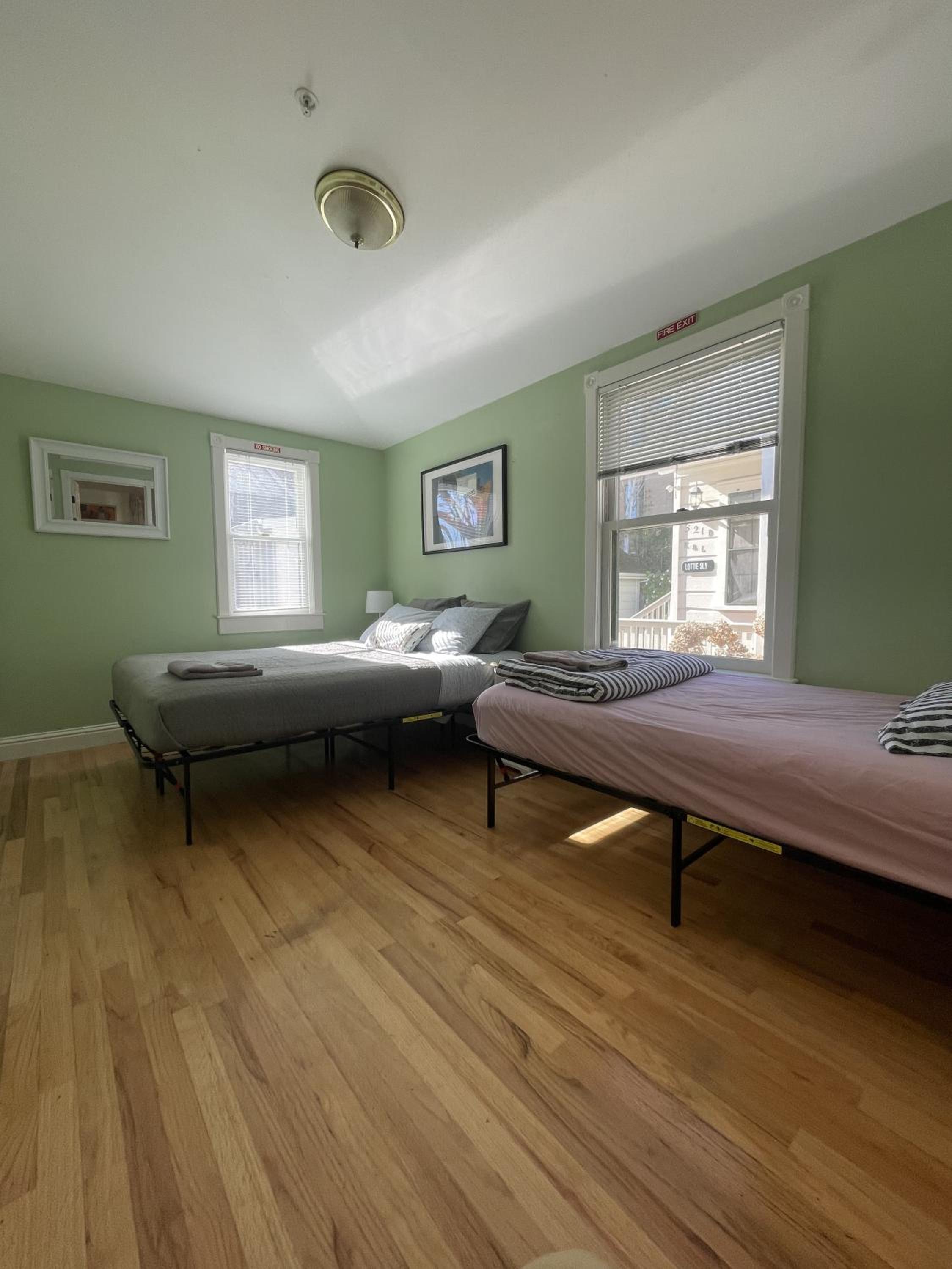 Family Room with Bathroom photo 3