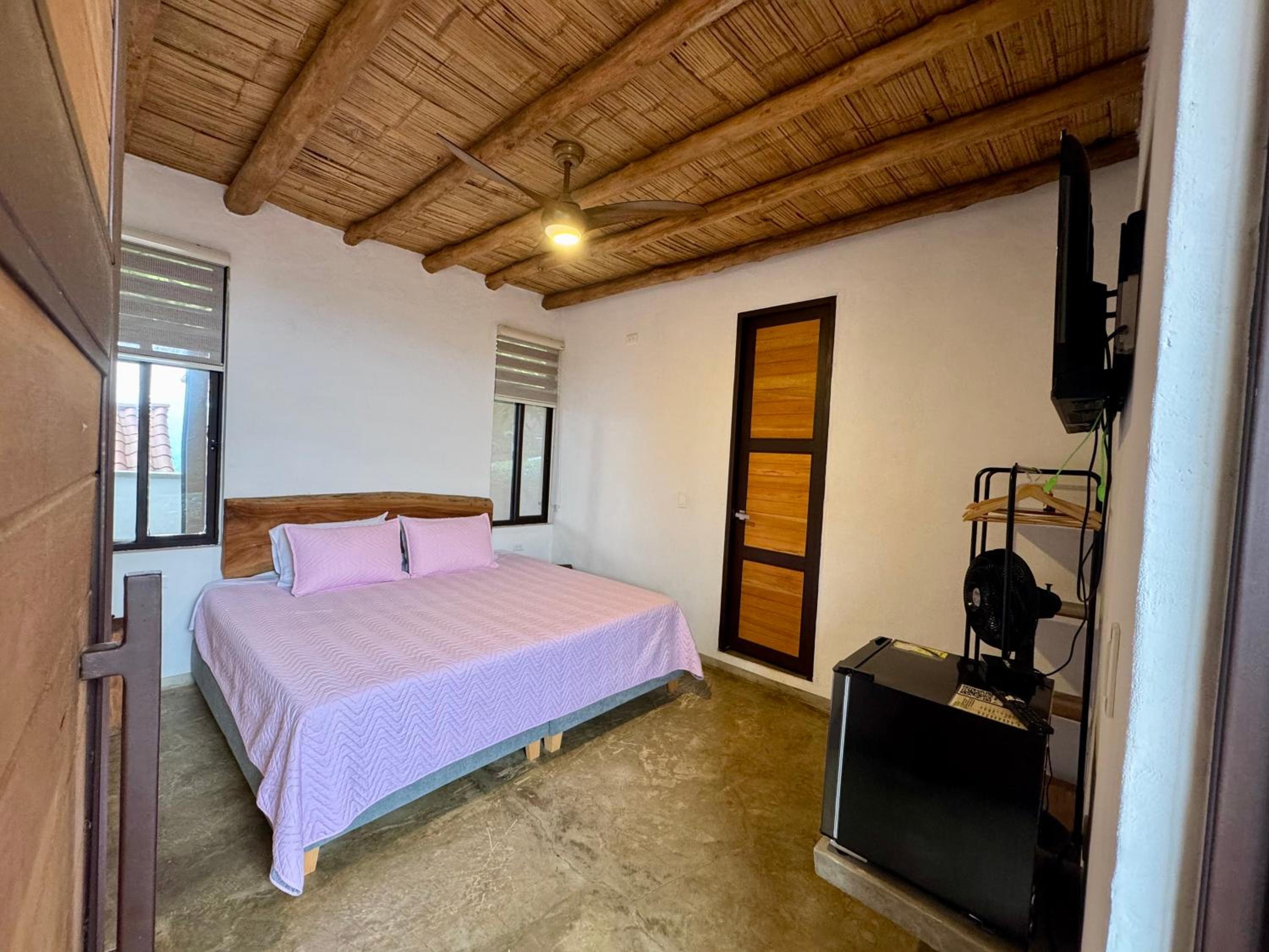 Deluxe King Room photo 2