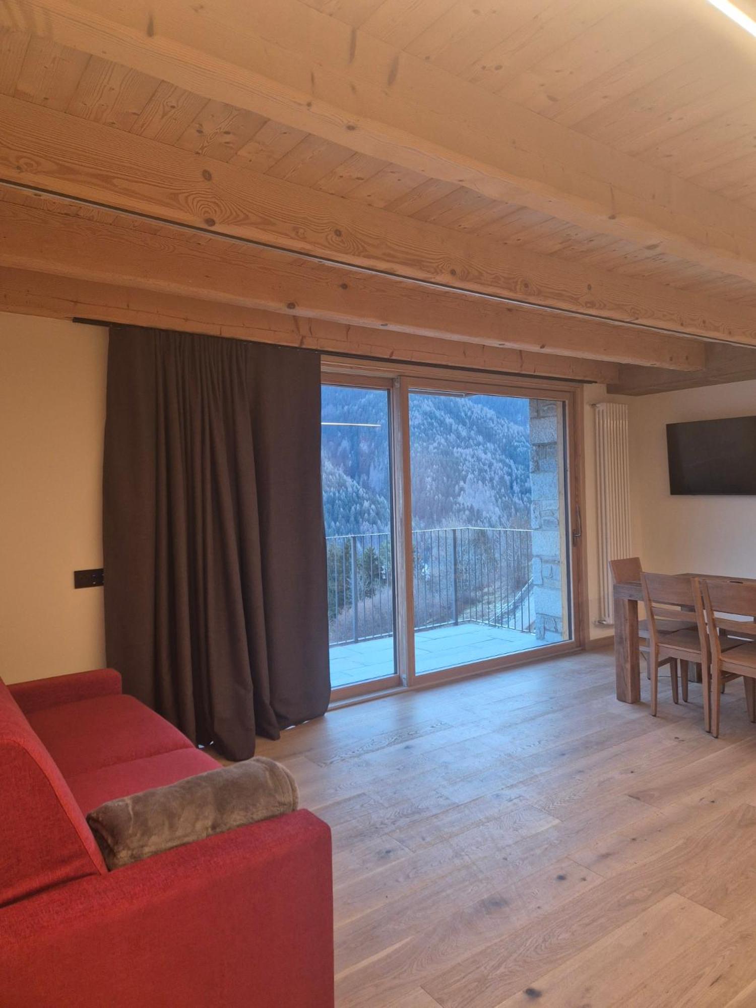 Two-Bedroom Apartment with Mountain View photo 1