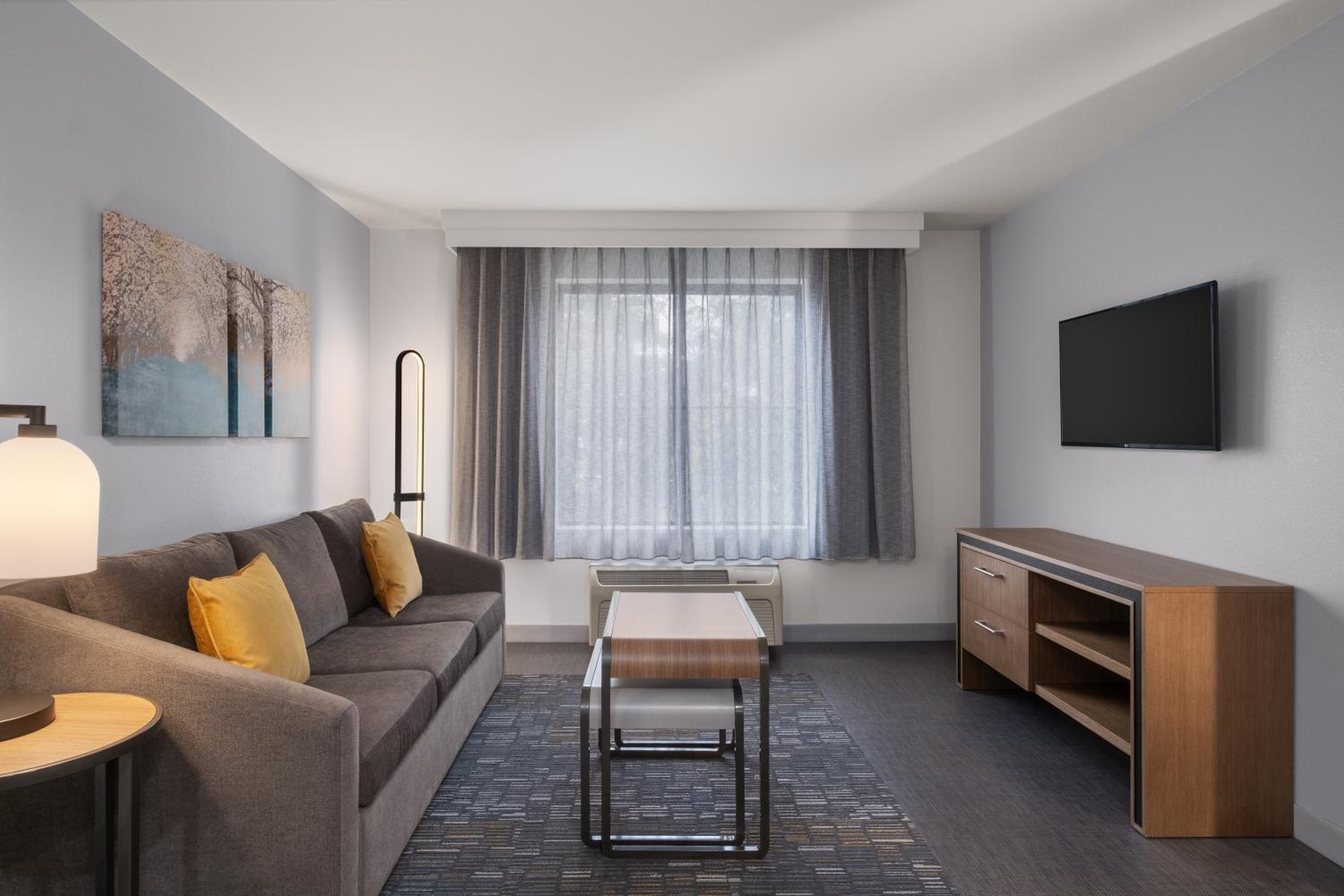 One-Bedroom King Suite - Photo 7