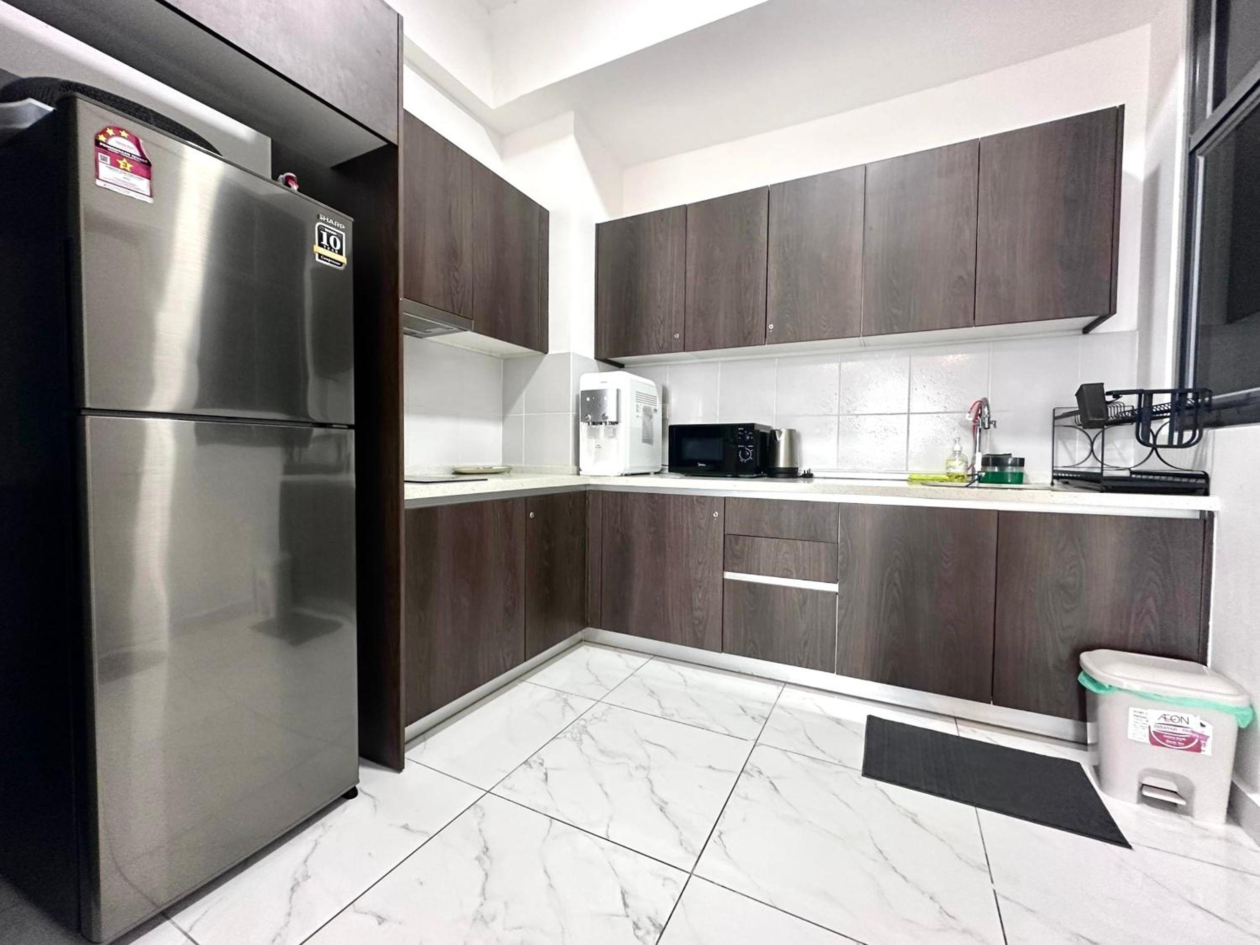 Two-Bedroom Apartment with View photo 2