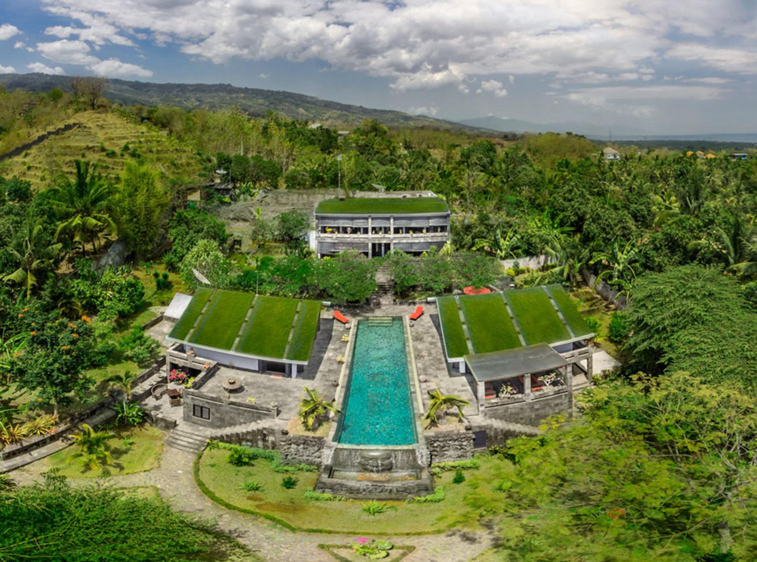 Five-Bedroom Villa photo 3