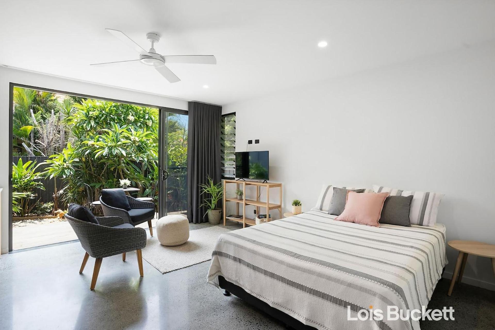 Studio Apartment photo 3