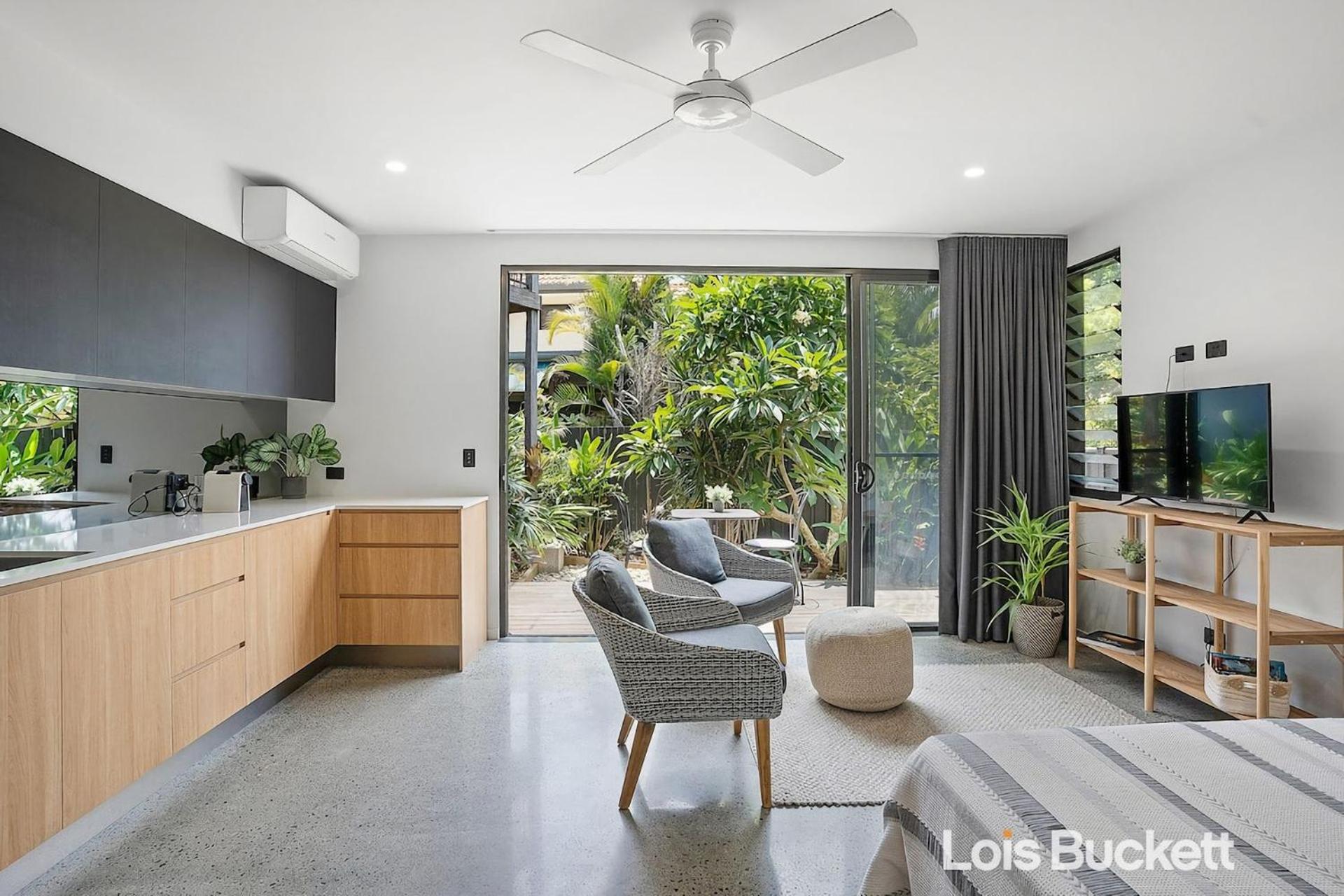 Studio Apartment photo 1