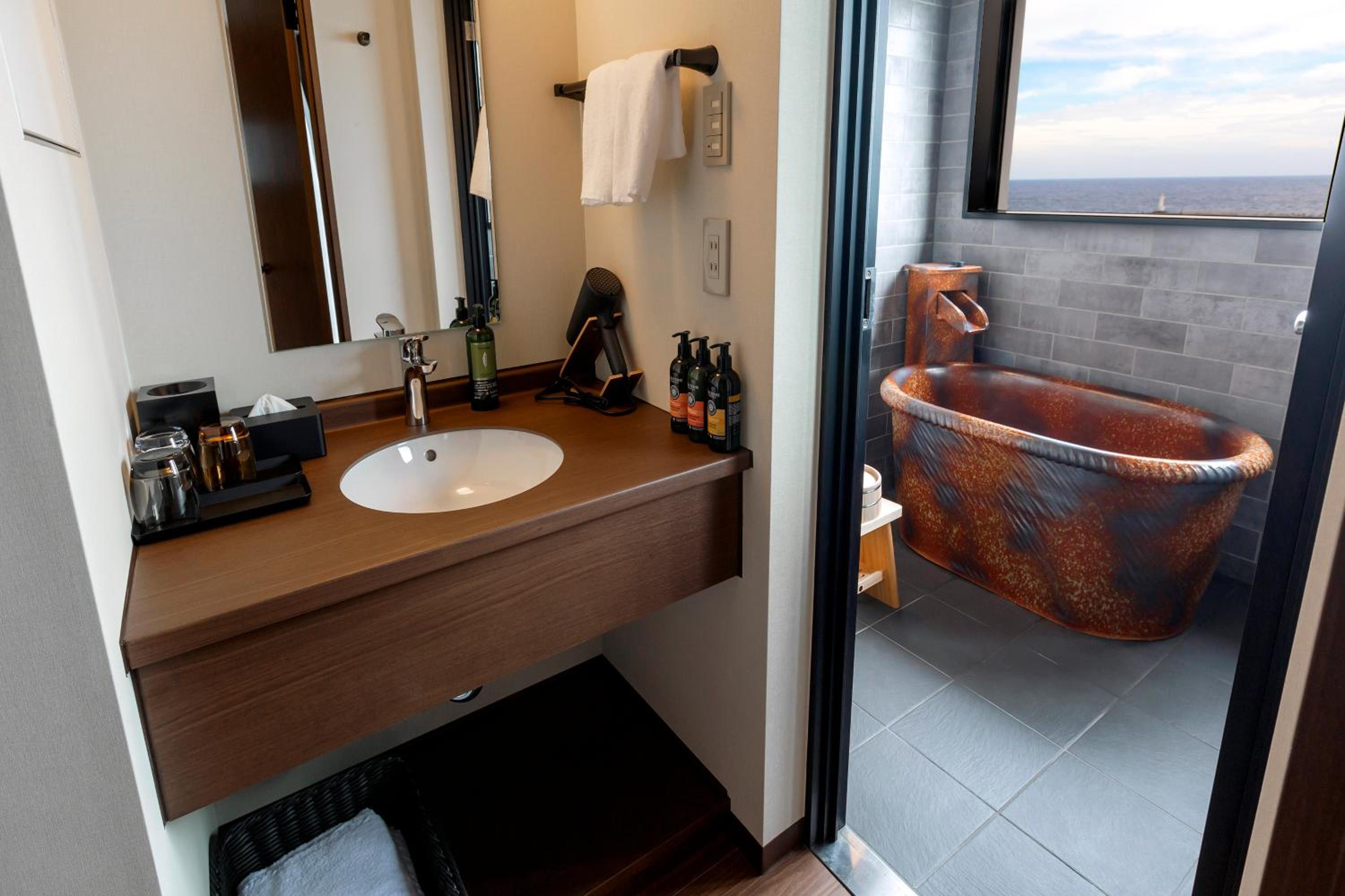 Twin Room with Sea View photo 3