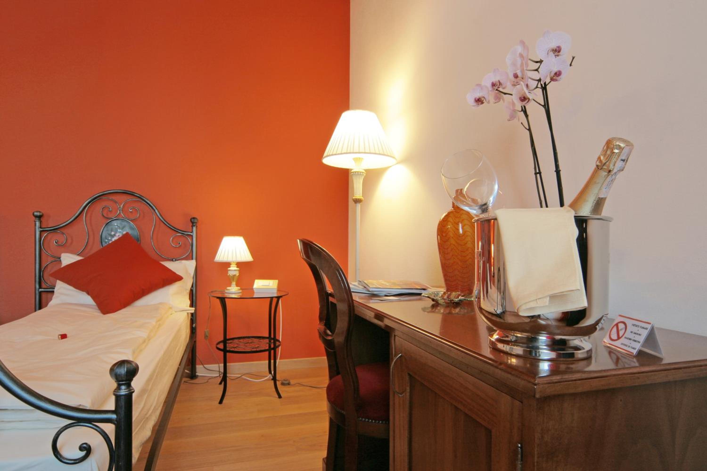 Double or Twin Room - Photo 3
