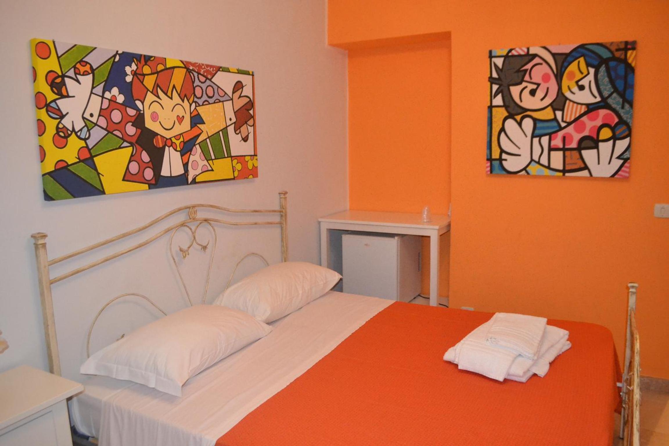 Double Room with Private Bathroom - Photo 2