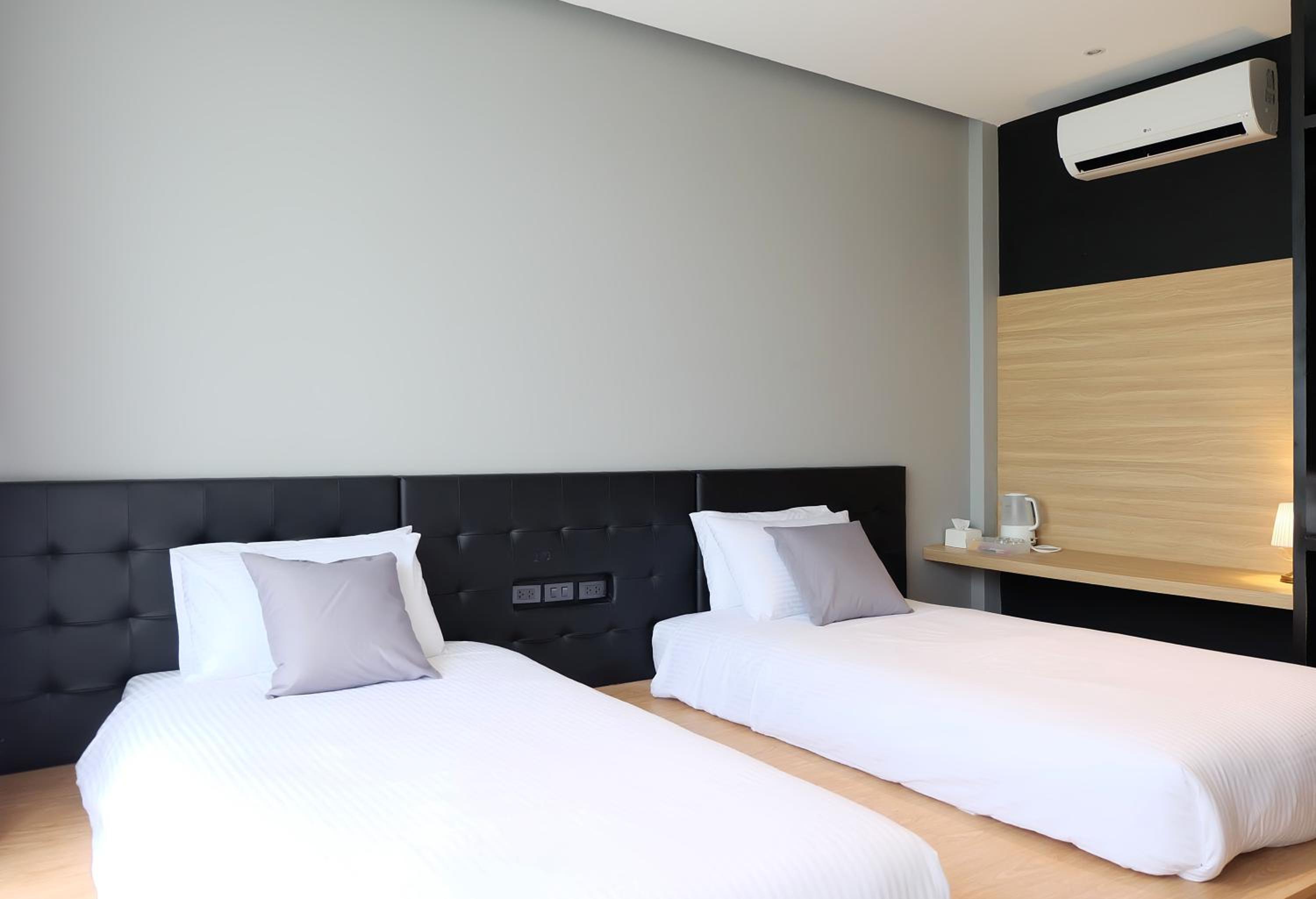 Superior Twin Room photo 3
