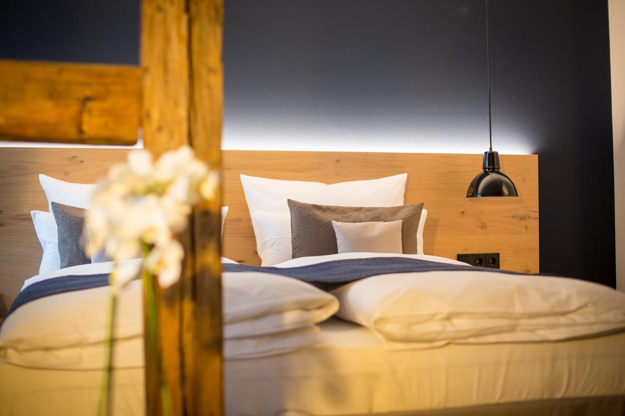 Small Double Room - Photo 1