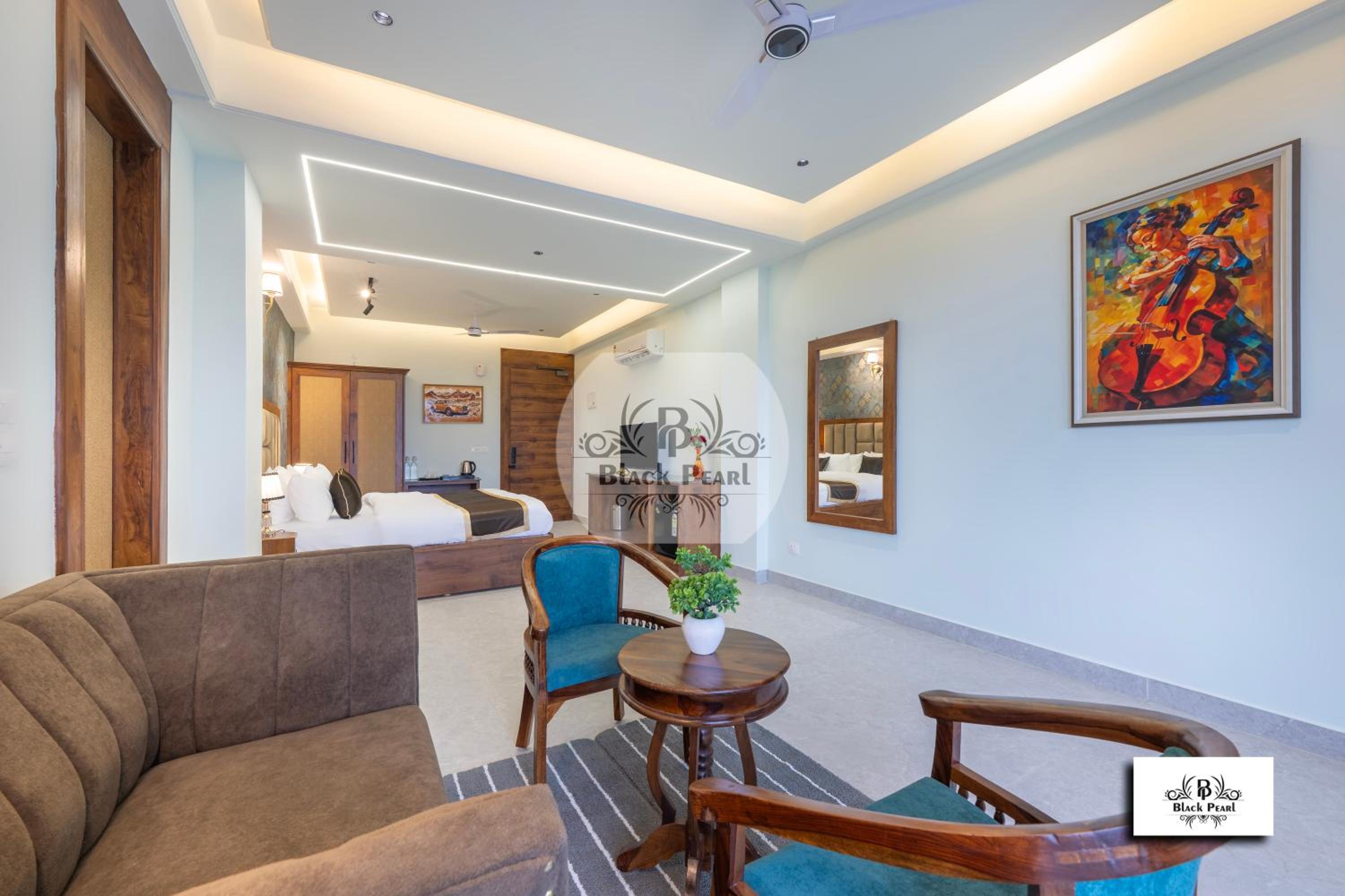 Suite with Mountain View photo 3