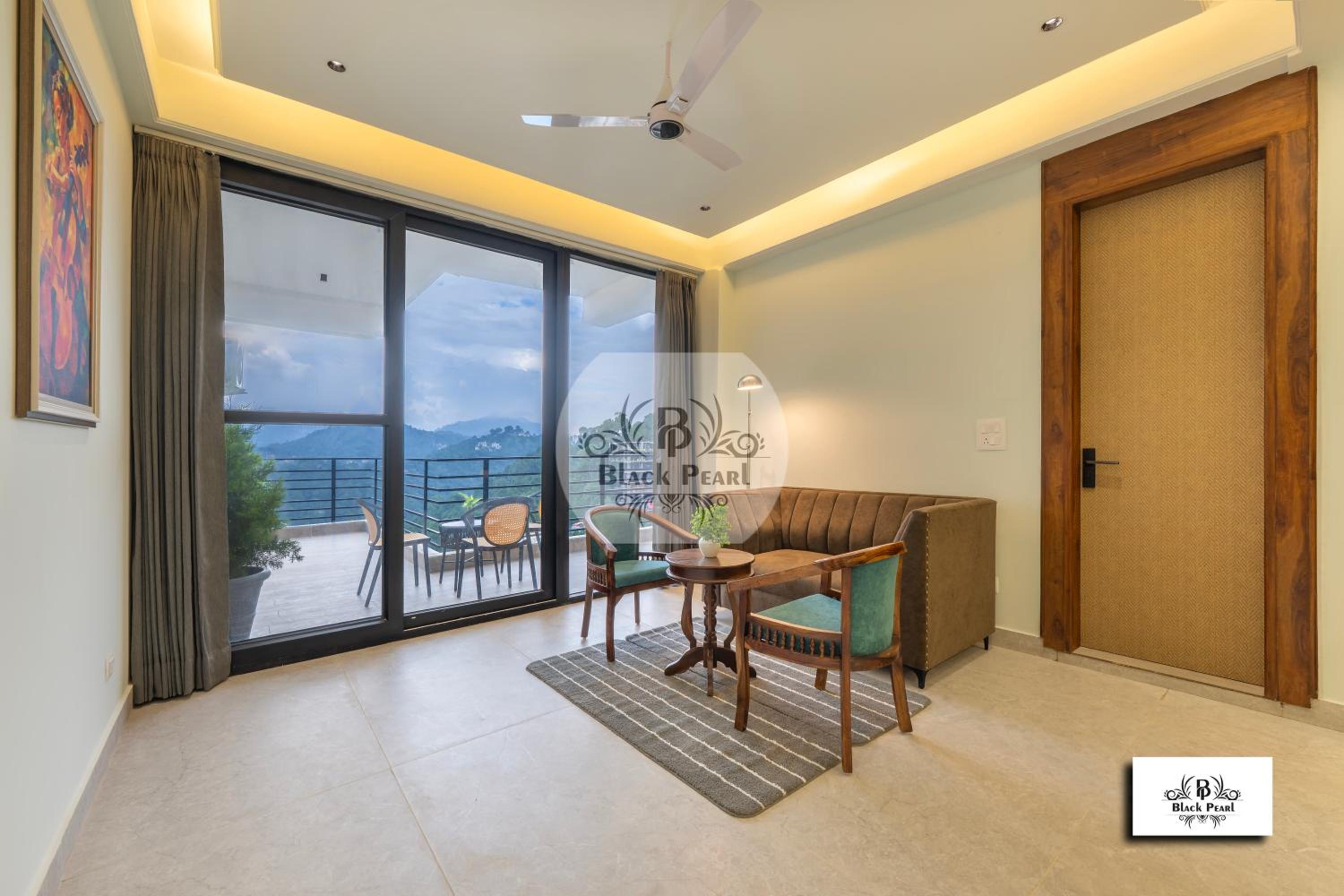 Suite with Mountain View photo 2