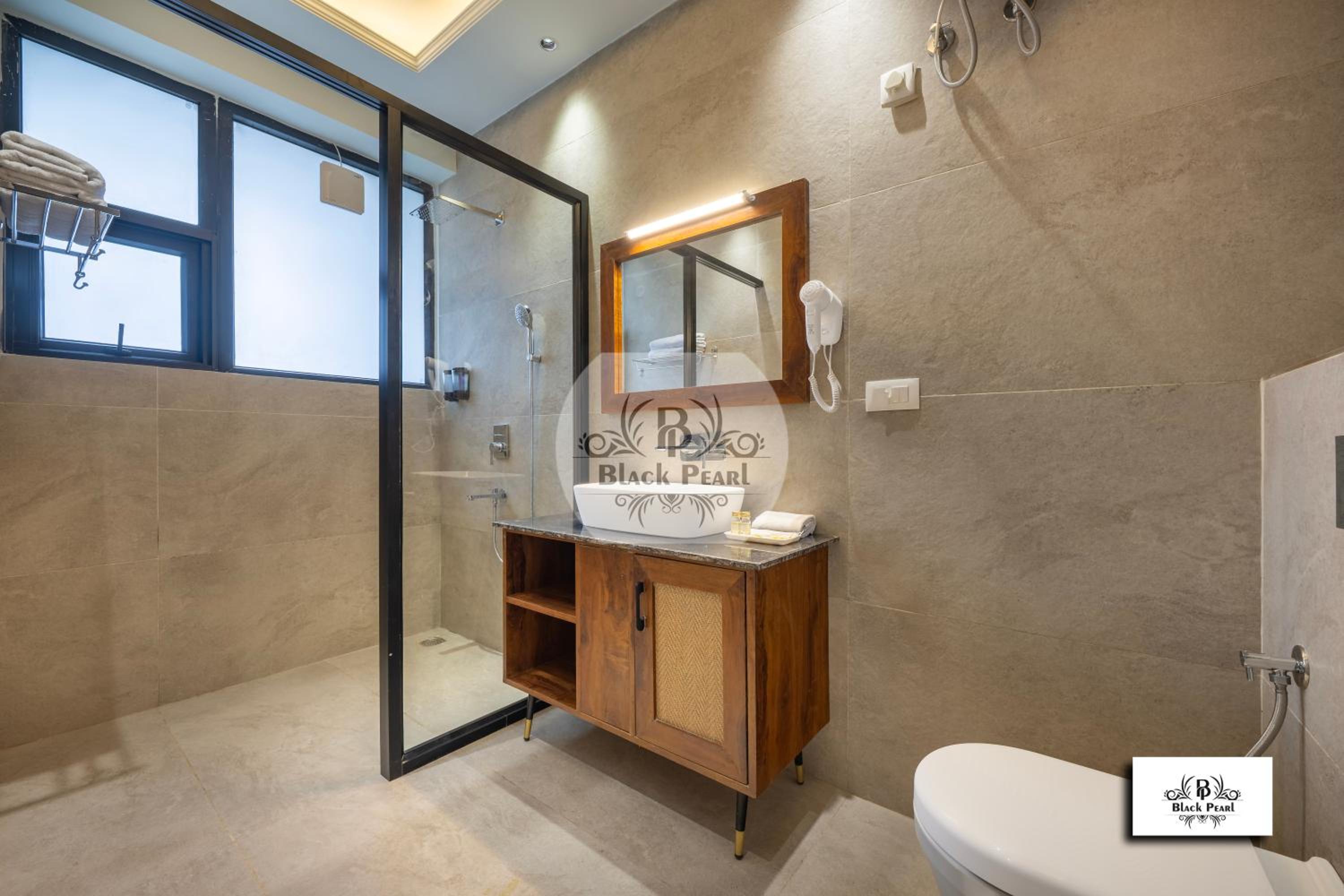 Suite with Mountain View