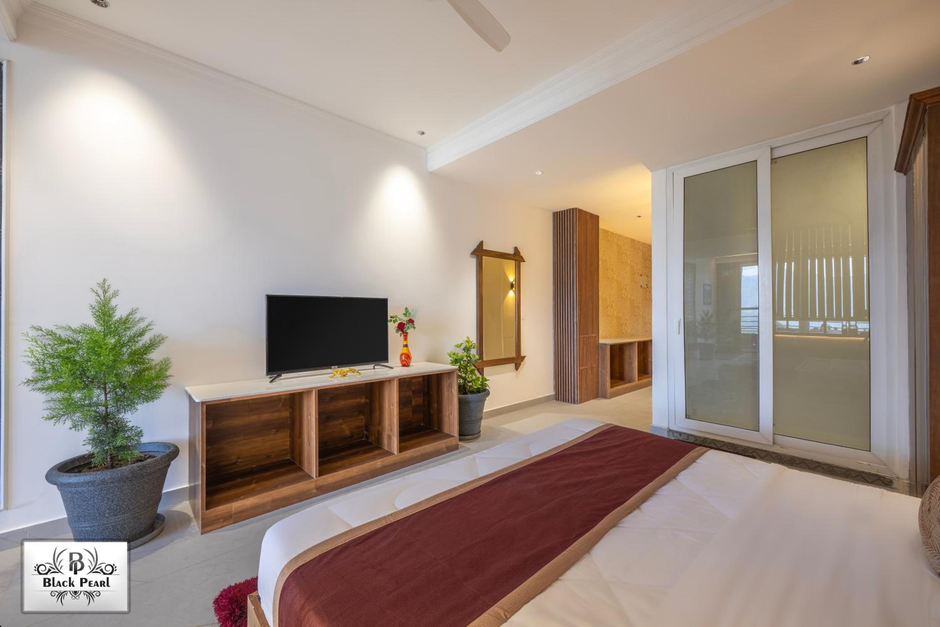 Suite with Hot Tub