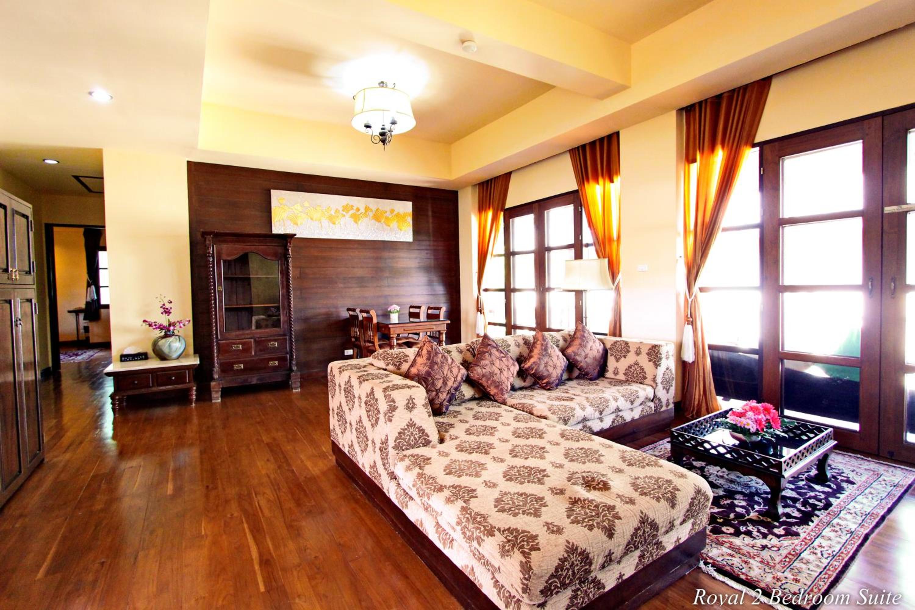 Royal Two-Bedroom Suite with Spa Bath - Photo 7