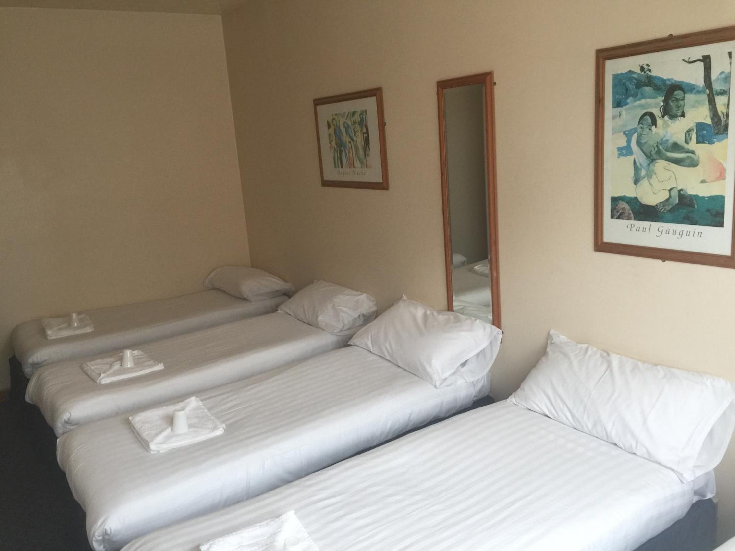 Quintuple Room (5 Adults)