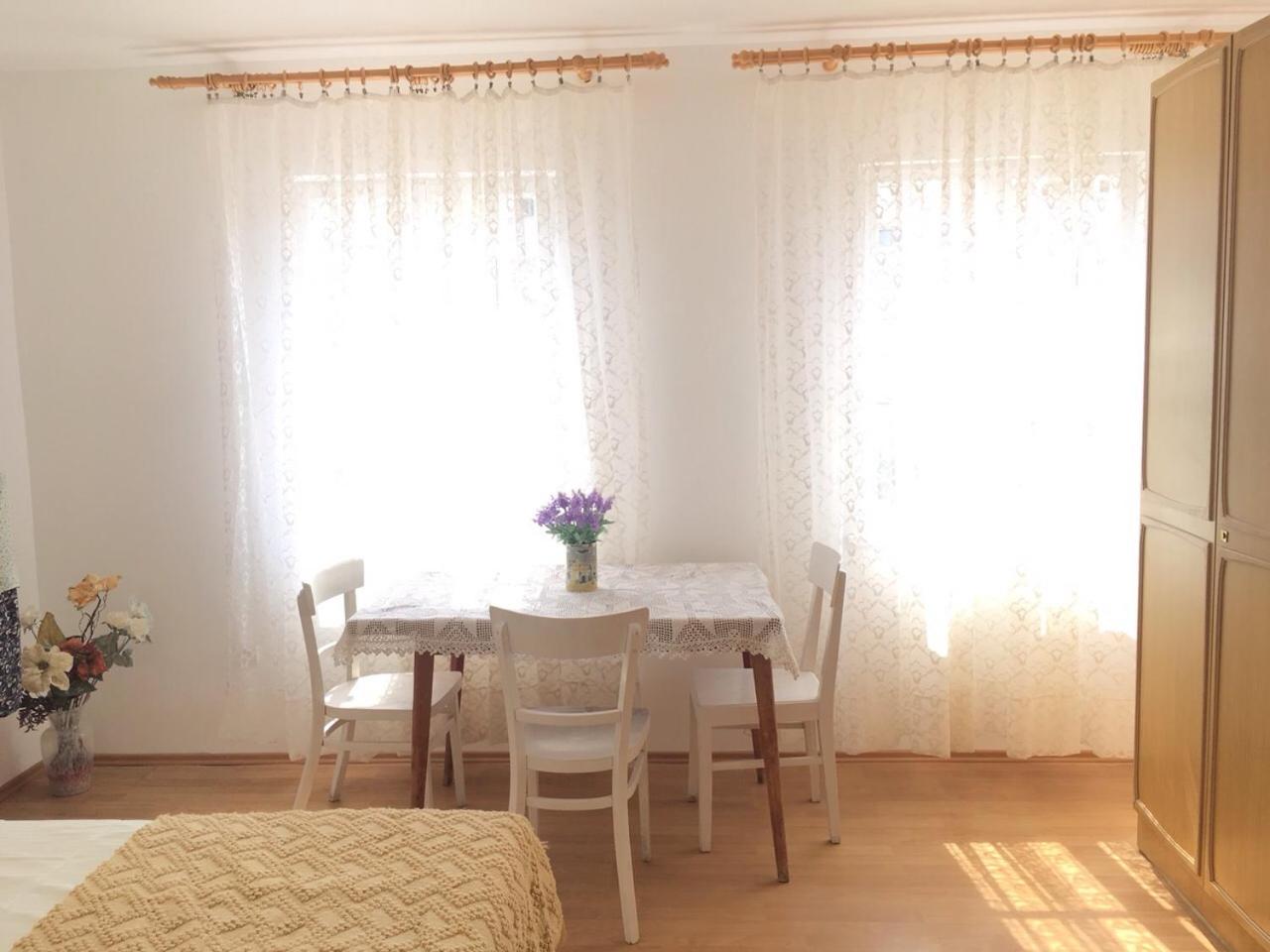 Apartment with Terrace - Photo 40